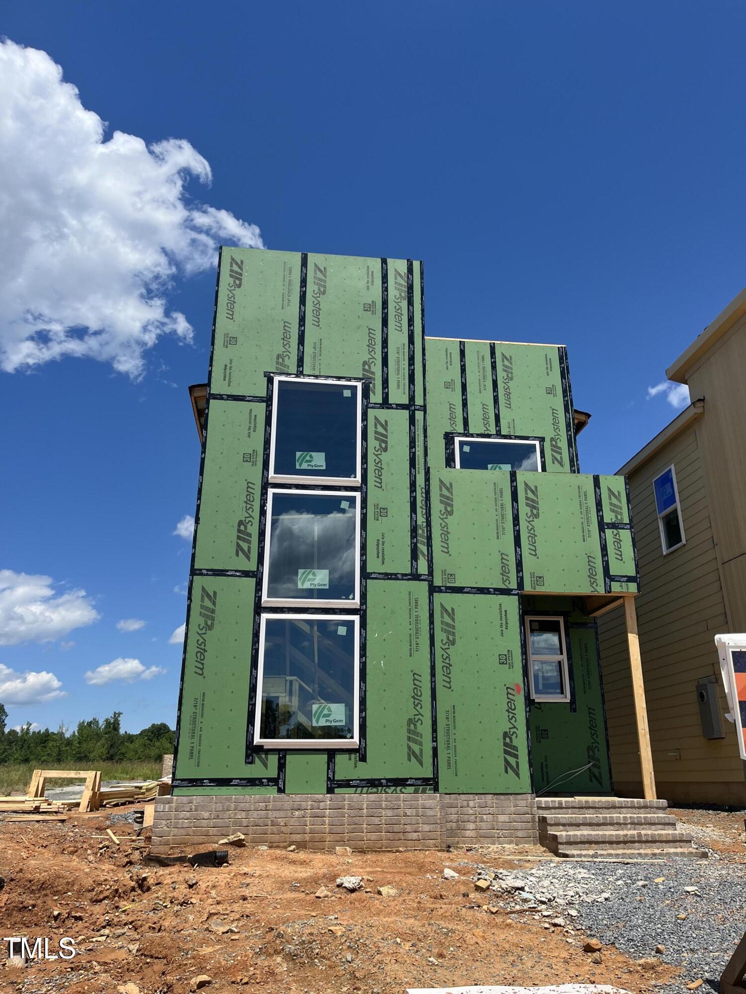 95 Parkland Drive Property Photo