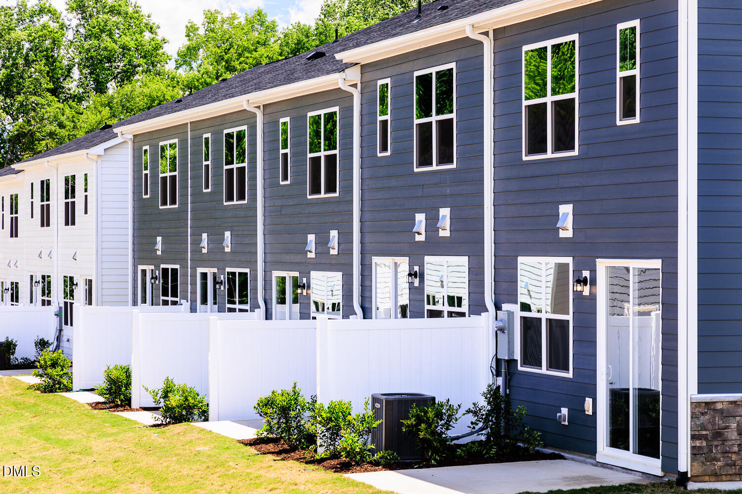 21 Silver Pine Drive Property Photo 18