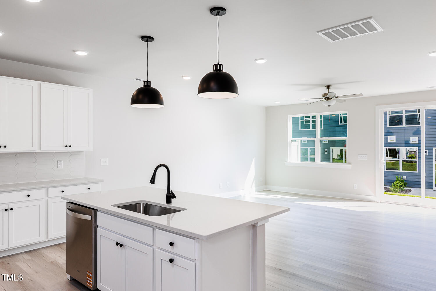 21 Silver Pine Drive Property Photo 24