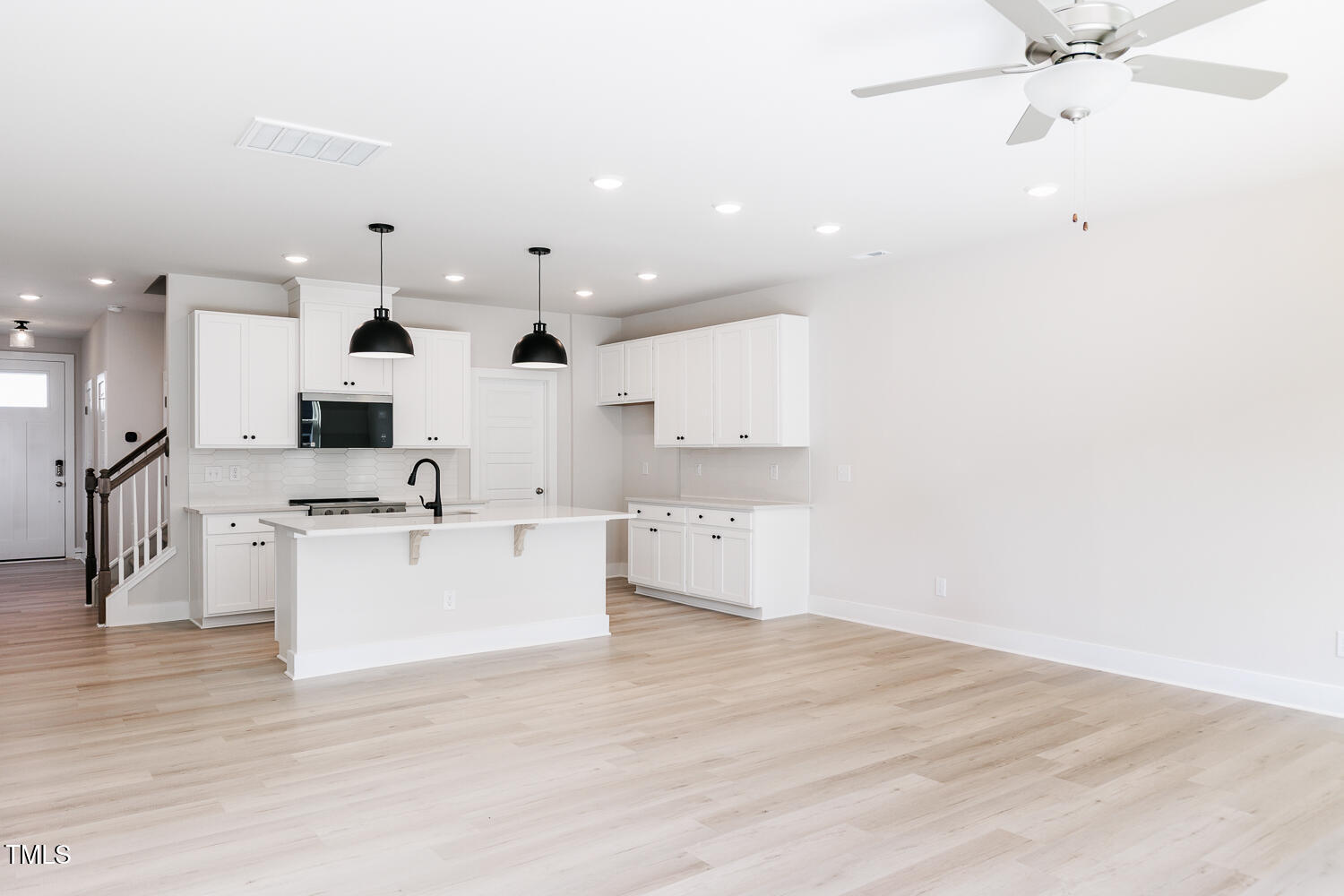 21 Silver Pine Drive Property Photo 27