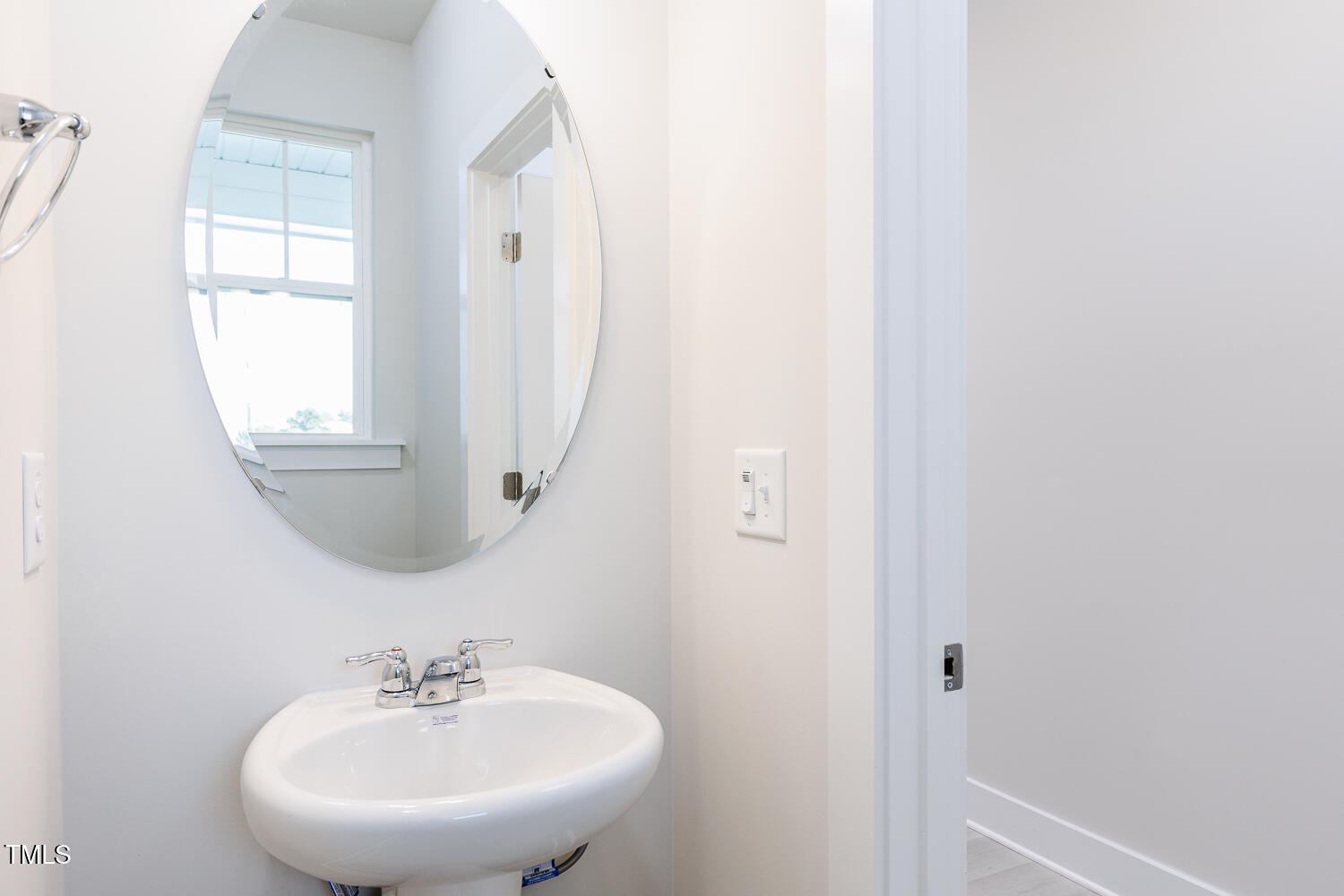 21 Silver Pine Drive Property Photo 32