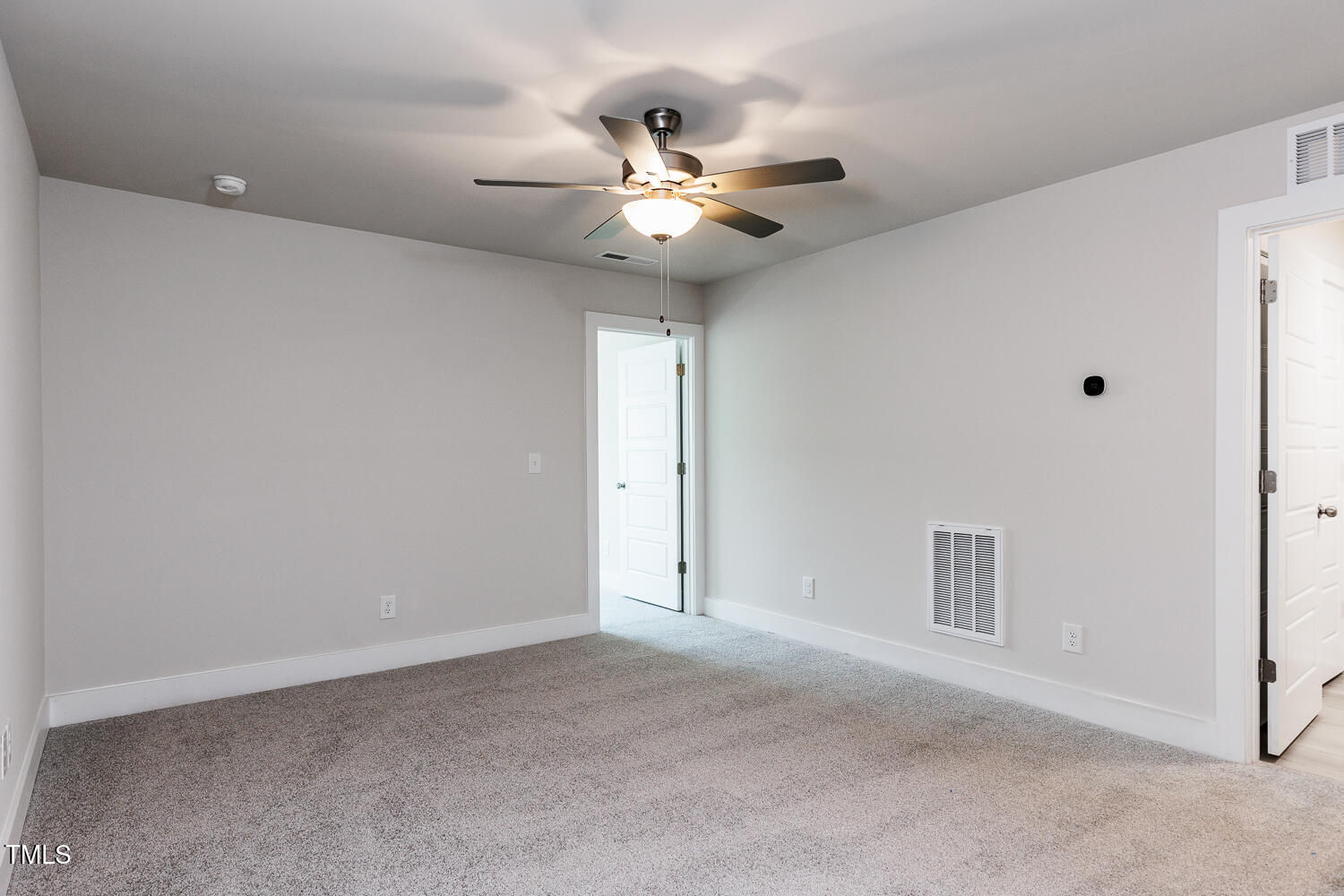 21 Silver Pine Drive Property Photo 33