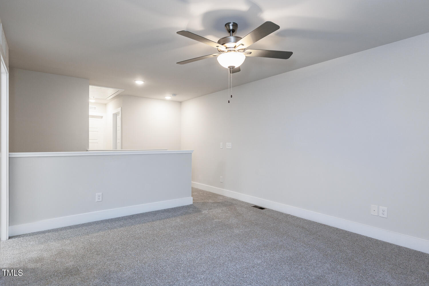 21 Silver Pine Drive Property Photo 34