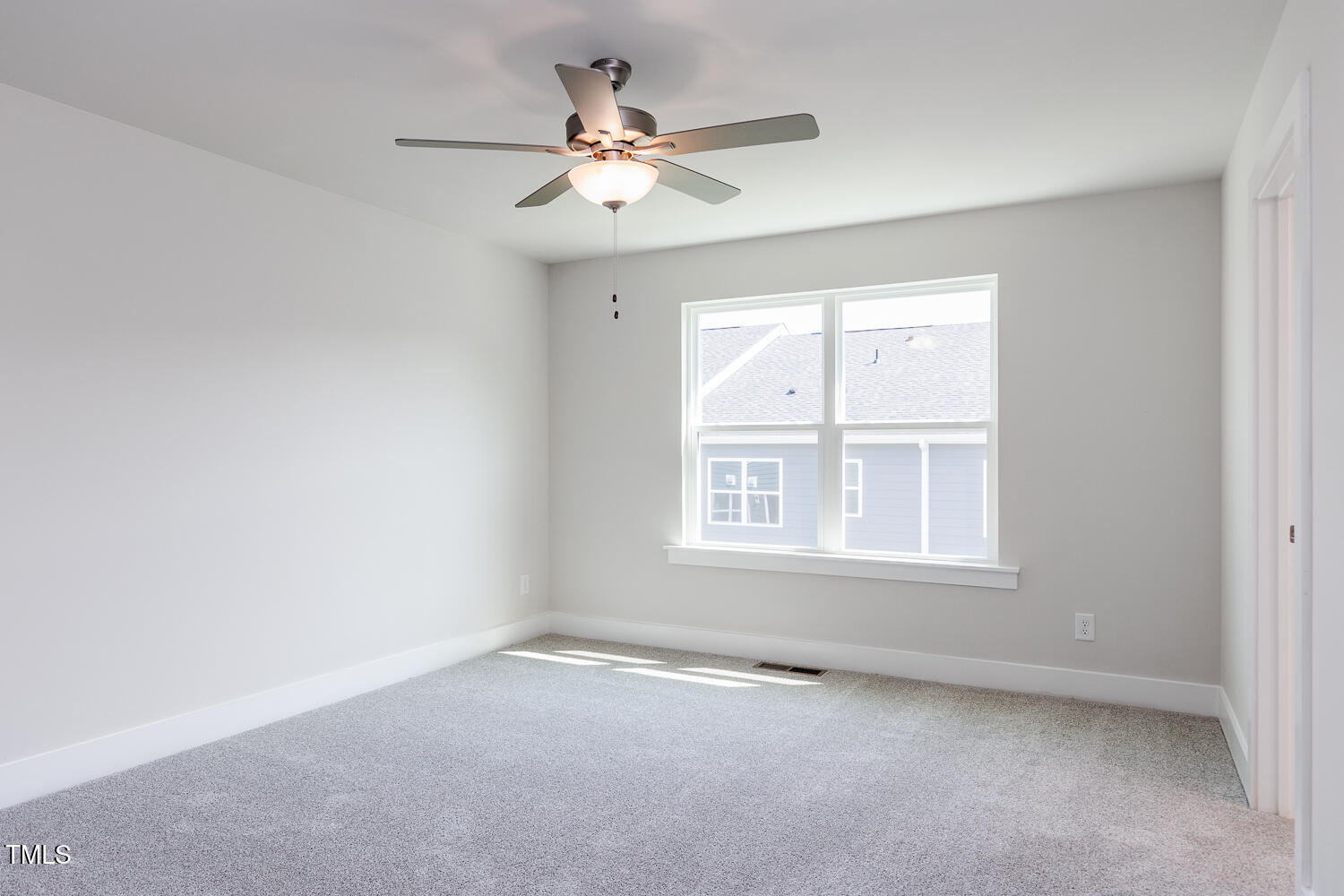 21 Silver Pine Drive Property Photo 35