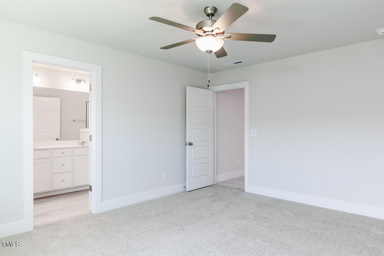 21 Silver Pine Drive Property Photo 36