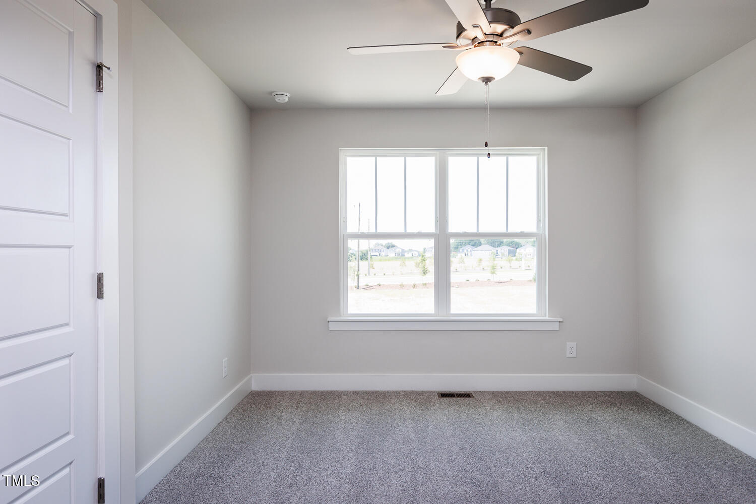 21 Silver Pine Drive Property Photo 43