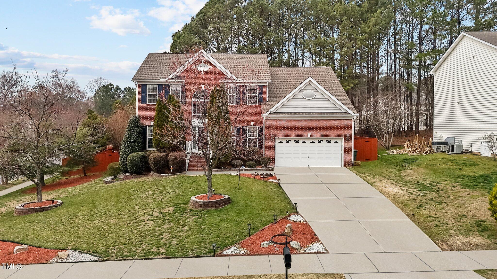 Wake- Davis Drive Real Estate Listings Main Image