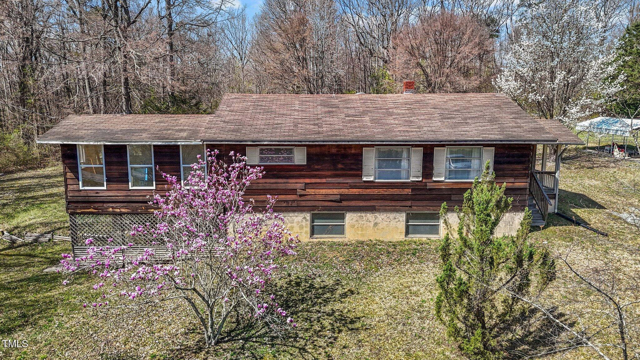 112 Debanne Road Property Photo