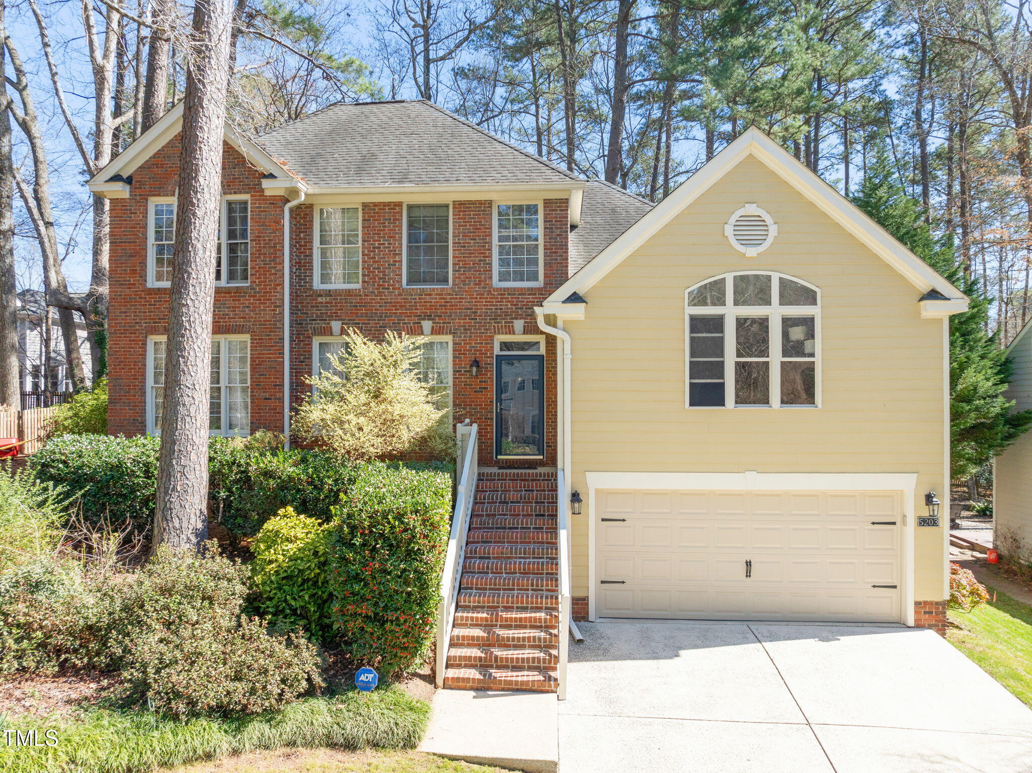 5203 Longwood Drive Property Photo