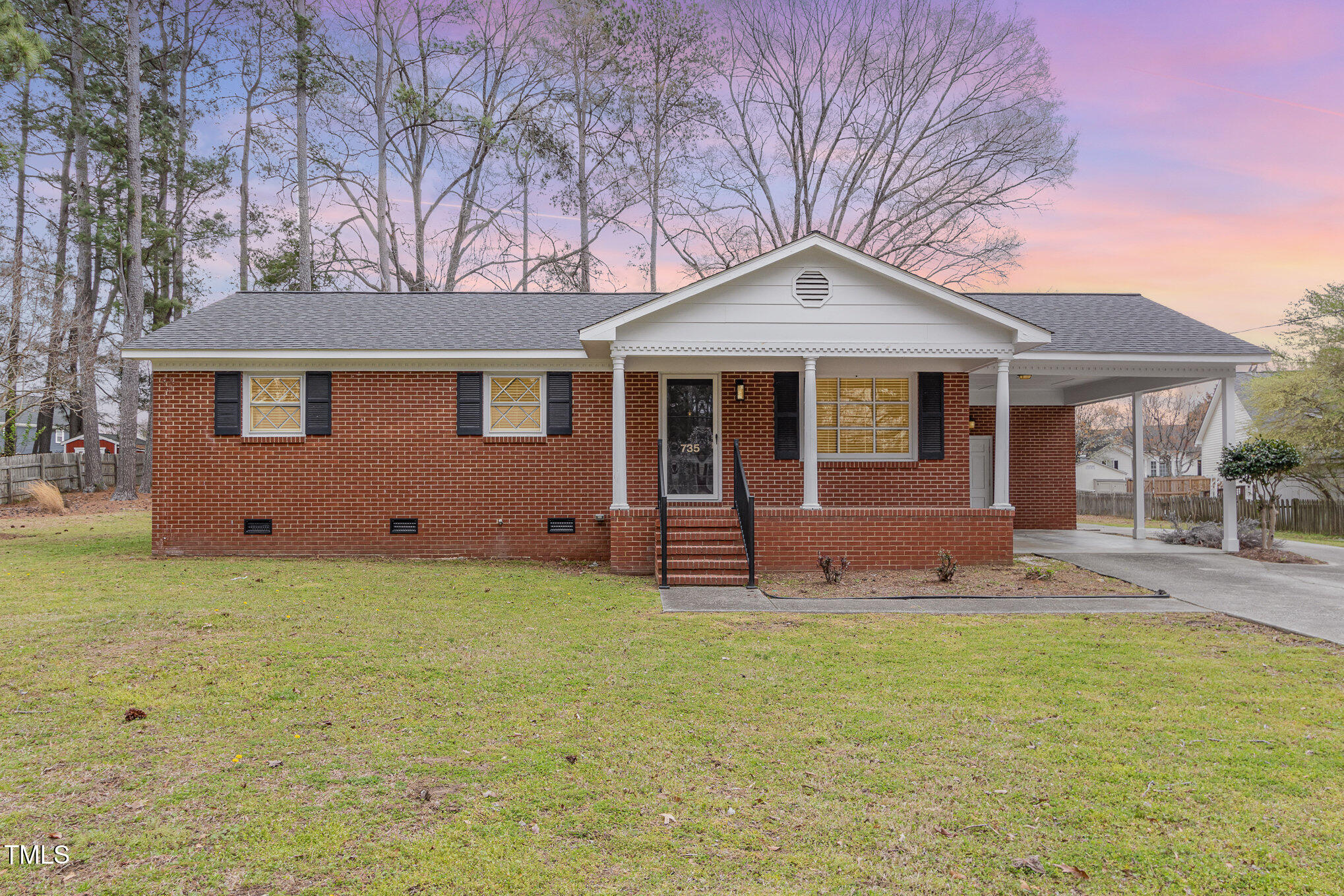 735 Hollybrook Road S Property Photo