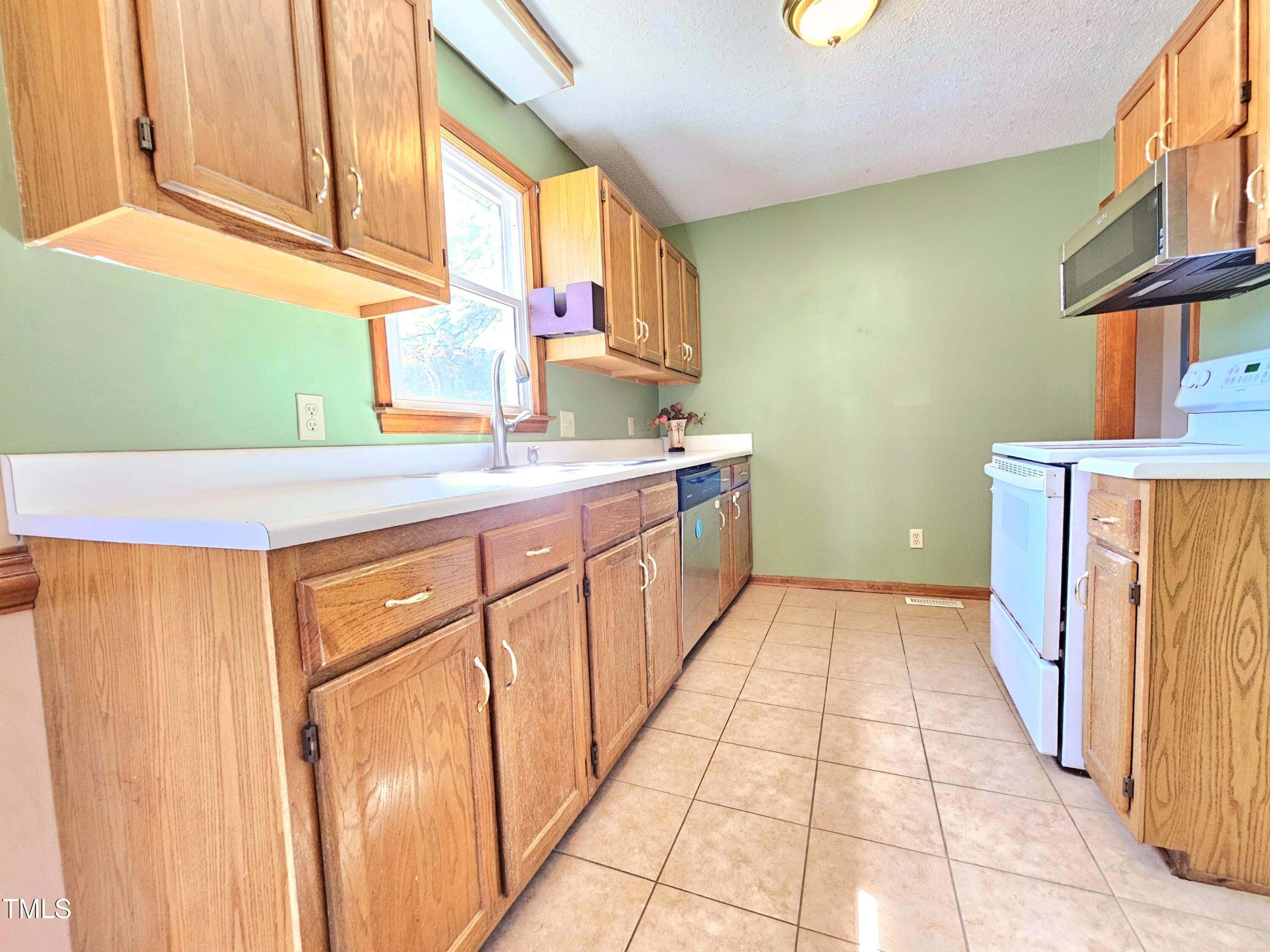 117 Woodcroft Drive Drive Property Photo 7