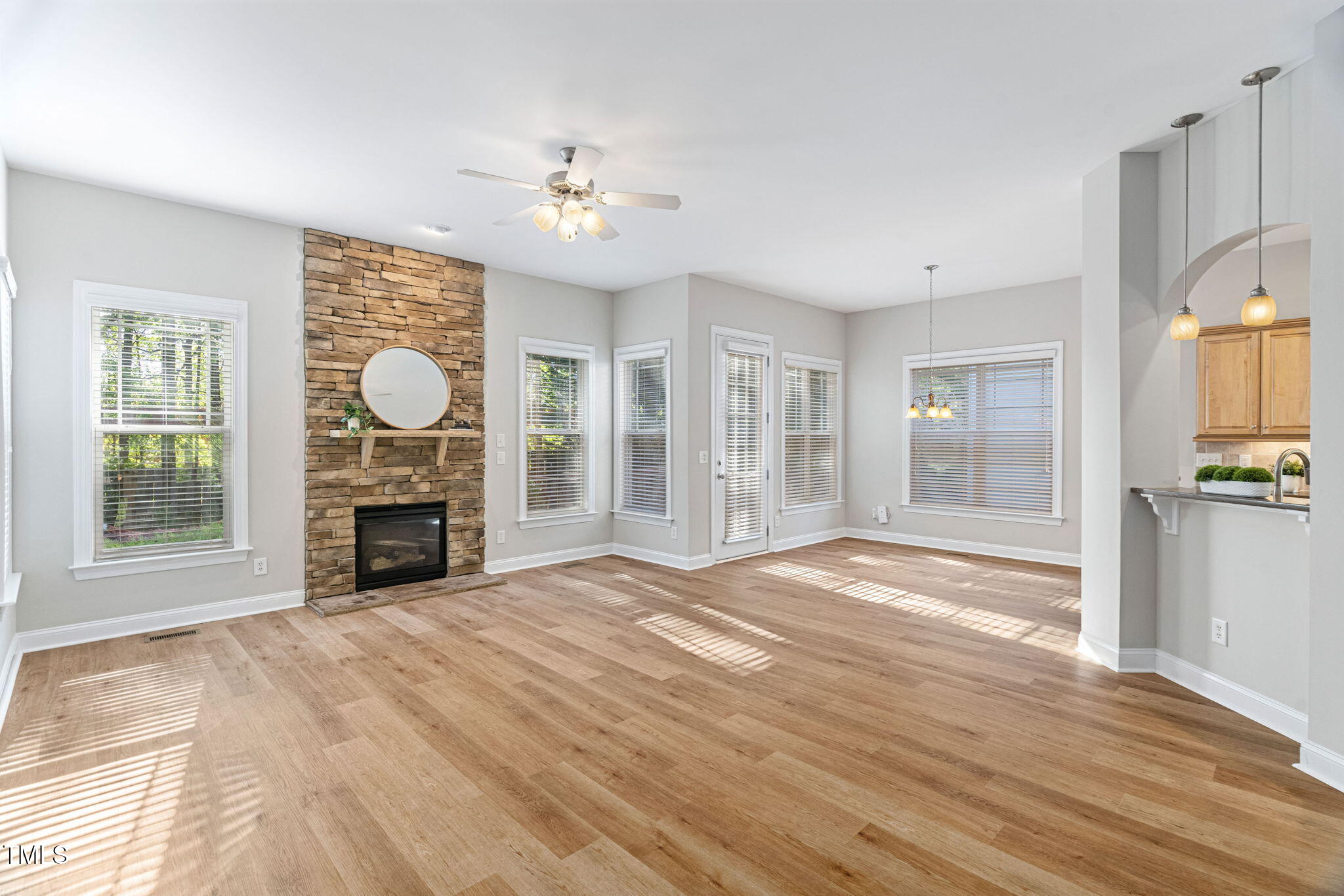 1100 Dotson Way Property Photo