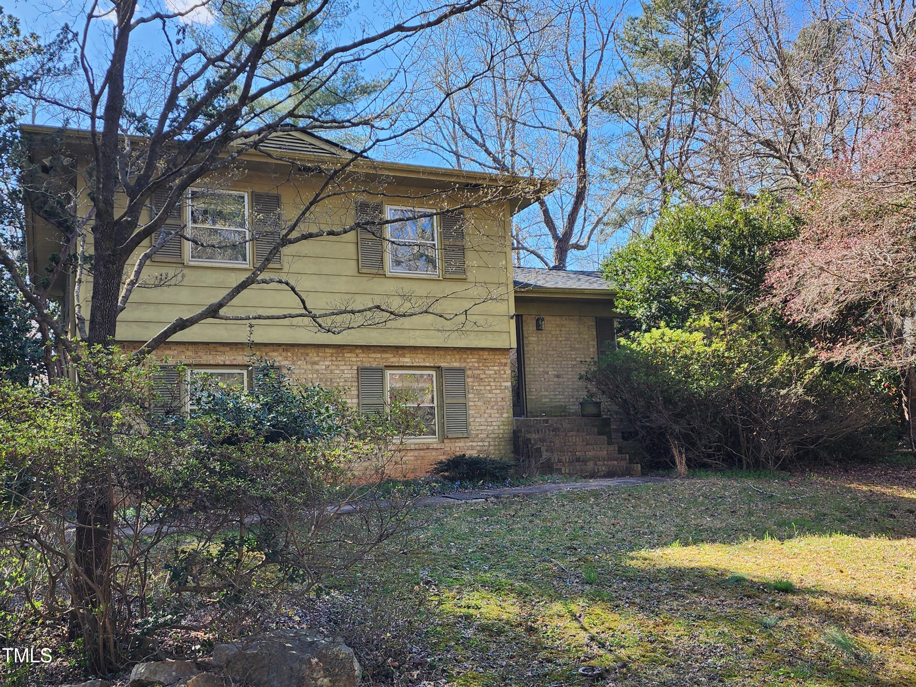 939 Clarion Drive Property Photo