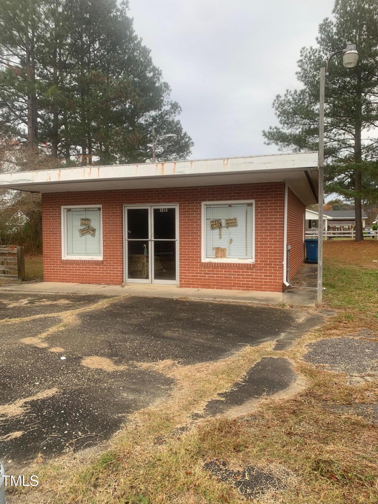 1401 Fairground Rd Road Property Photo