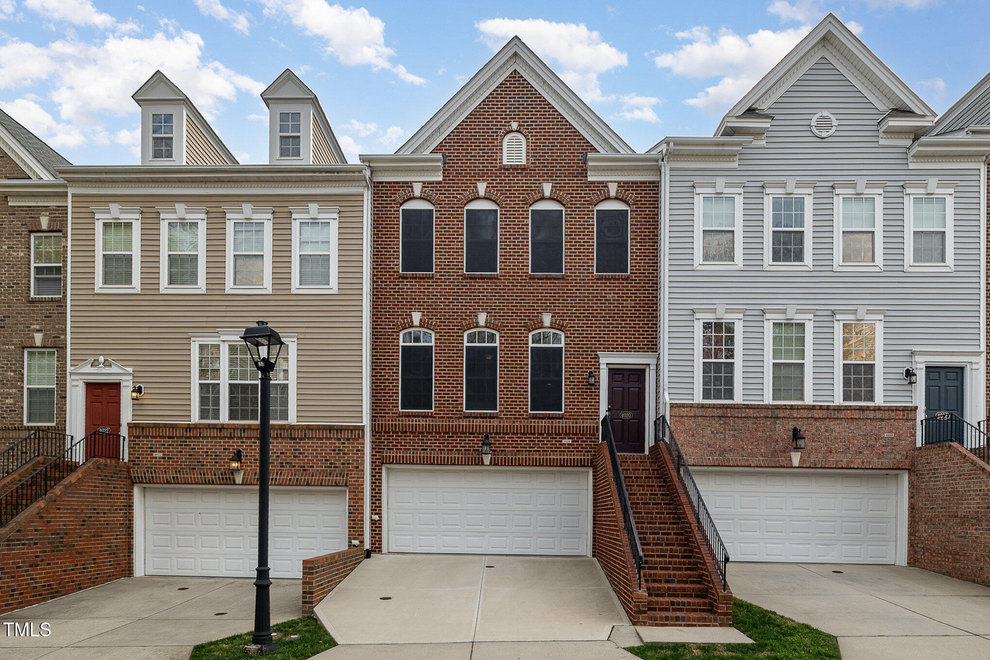 4020 Abbey Park Way Property Photo