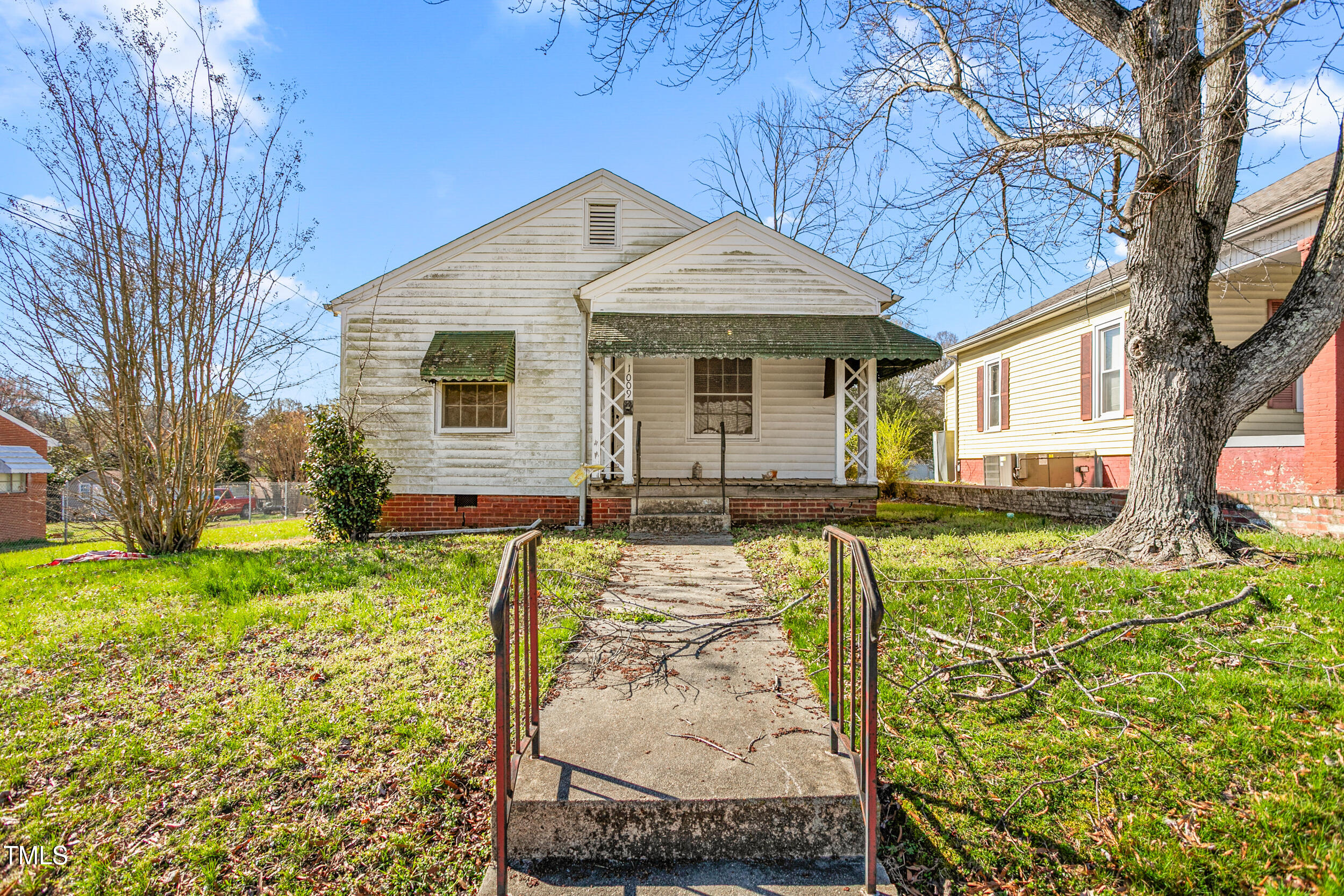 1009 Grace Avenue Property Photo