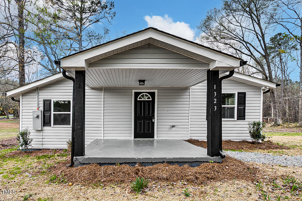 1323 Colon Road Property Photo