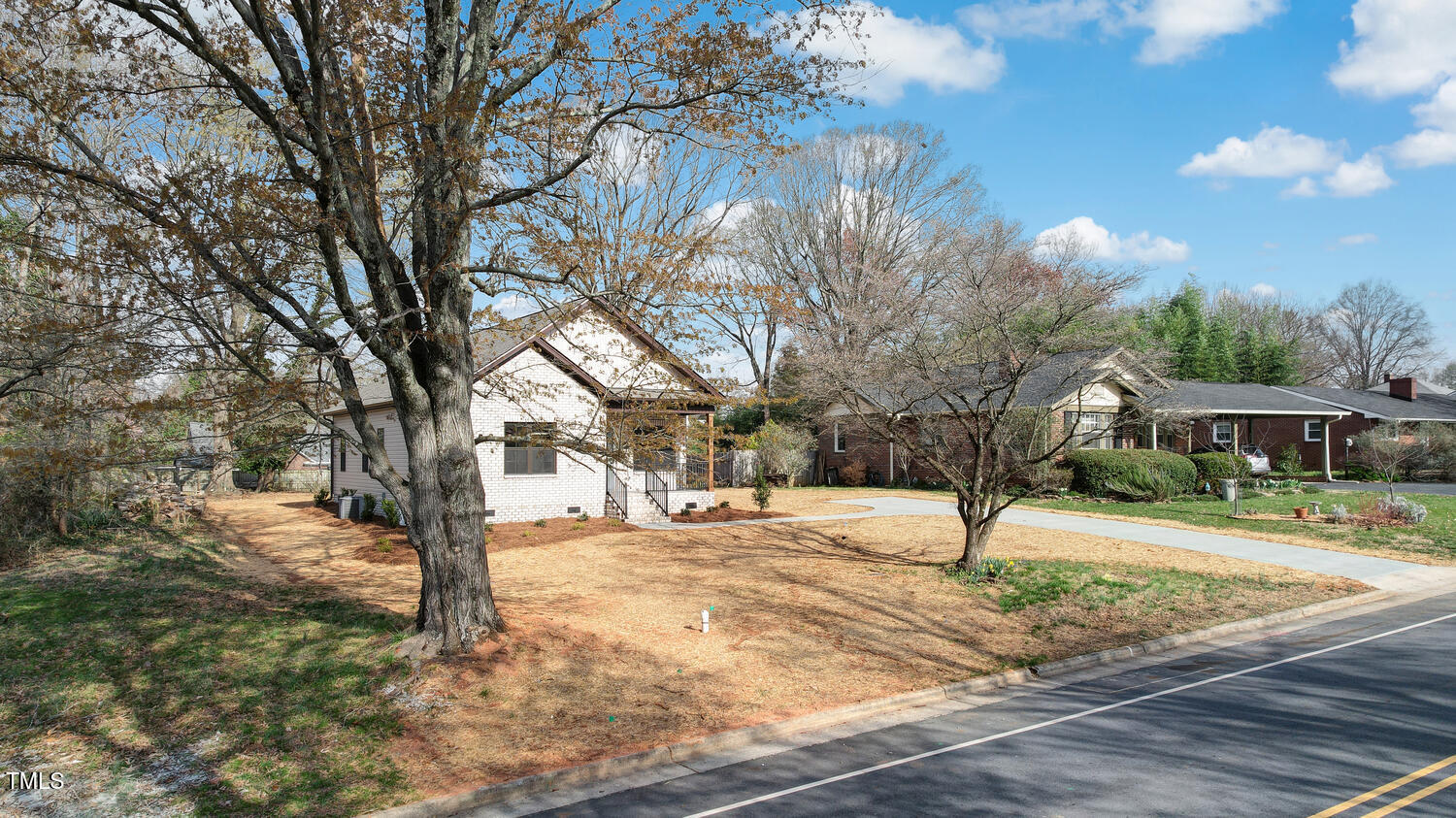 1220 South Park Drive Property Photo