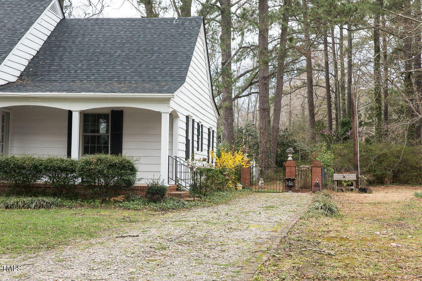 105 John Street Property Photo 3
