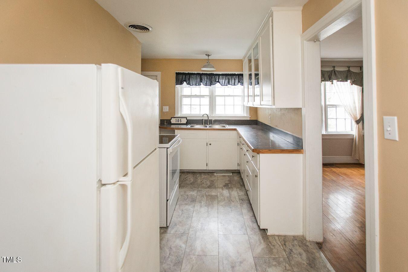 105 John Street Property Photo 44