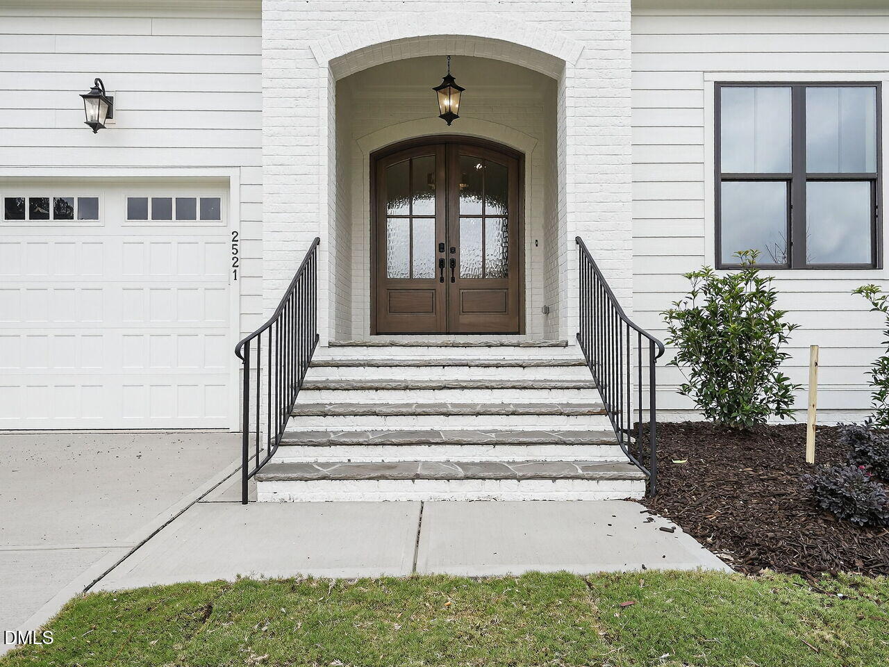 2521 Lillian Woods Drive Property Photo 3