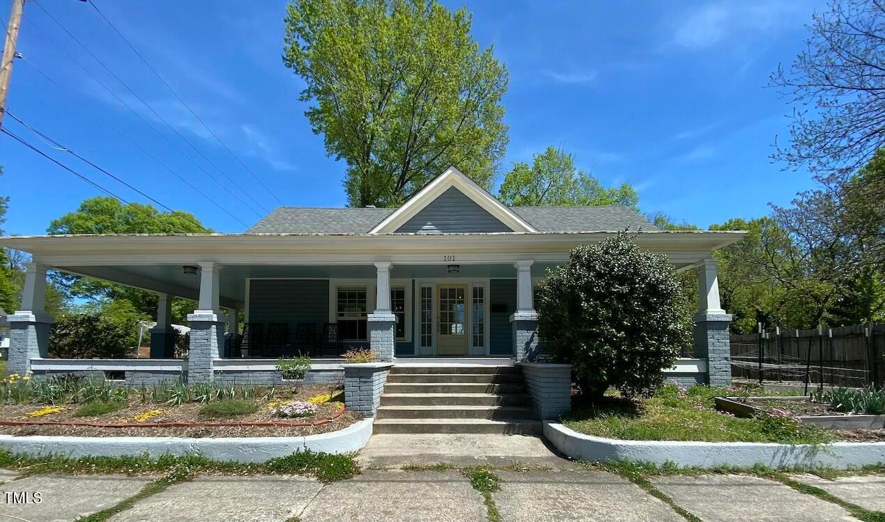 101 S Briggs Avenue Property Photo