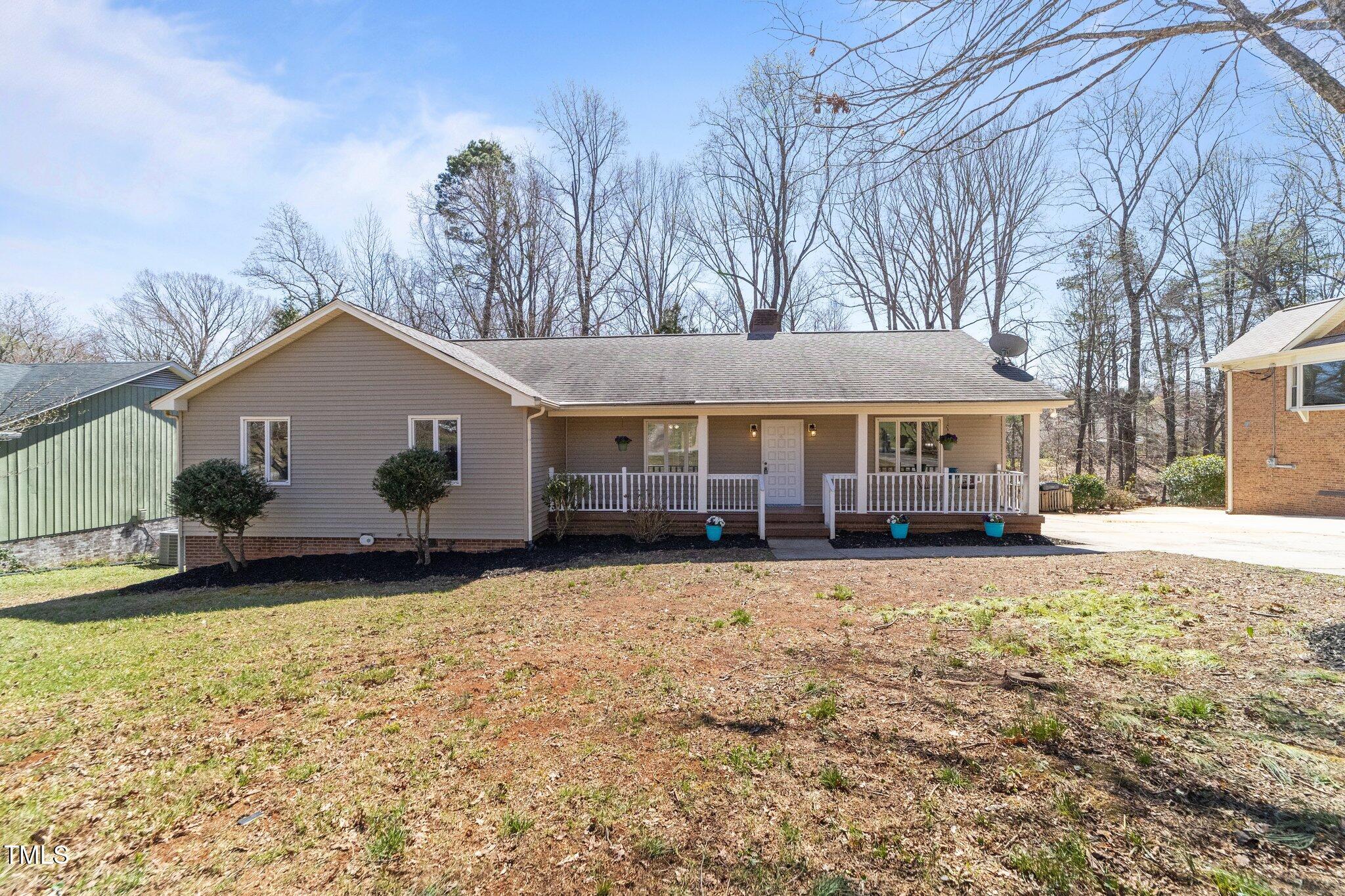 7 Holly Crest Ct Court Property Photo