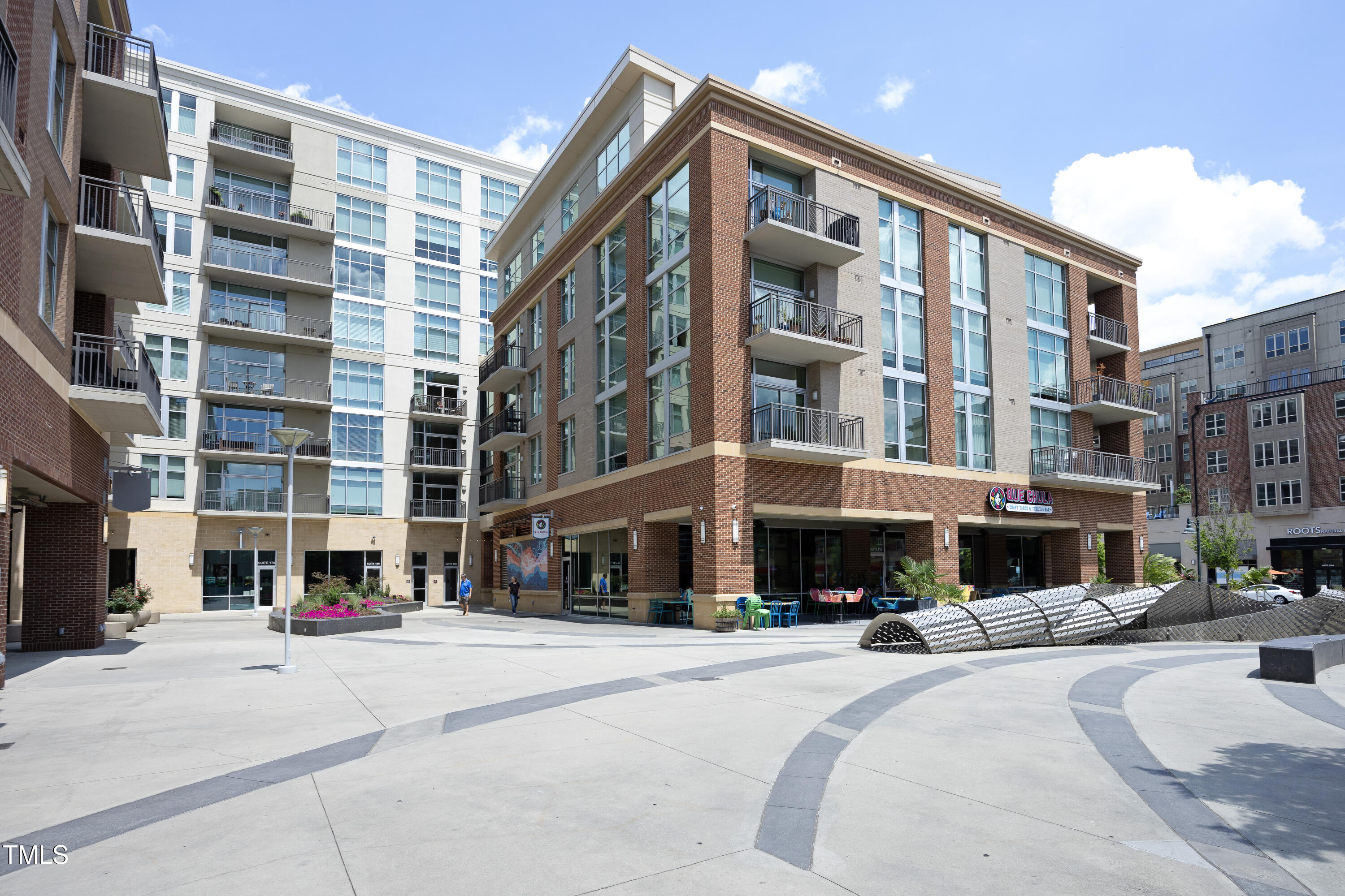 140 West Franklin Condominium Real Estate Listings Main Image