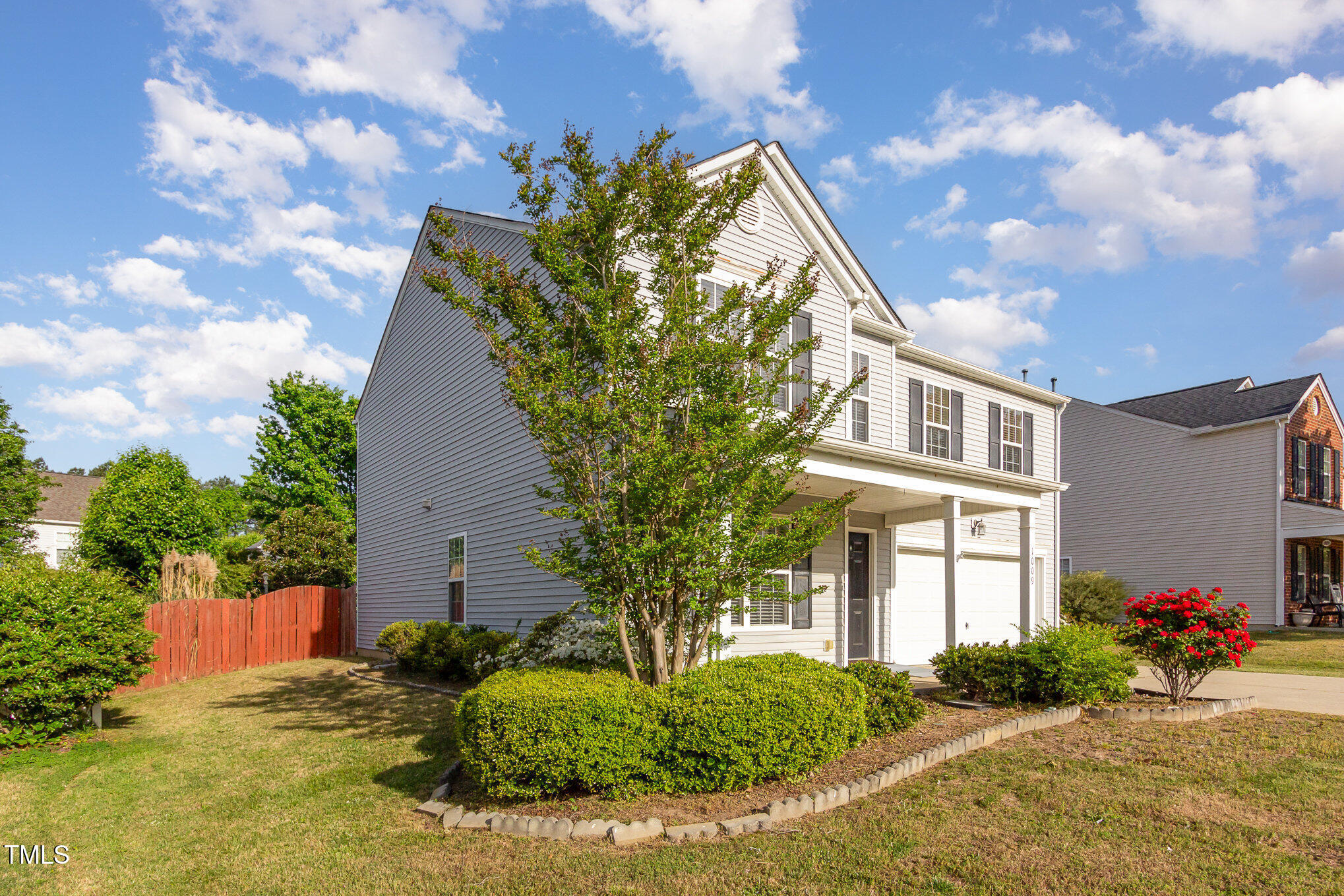 1009 Limeberry Court Property Photo 4
