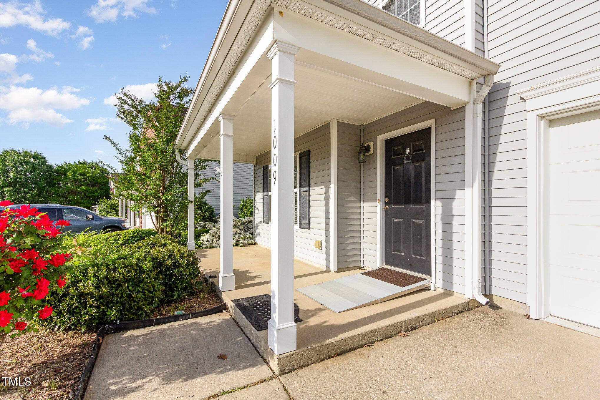 1009 Limeberry Court Property Photo 6