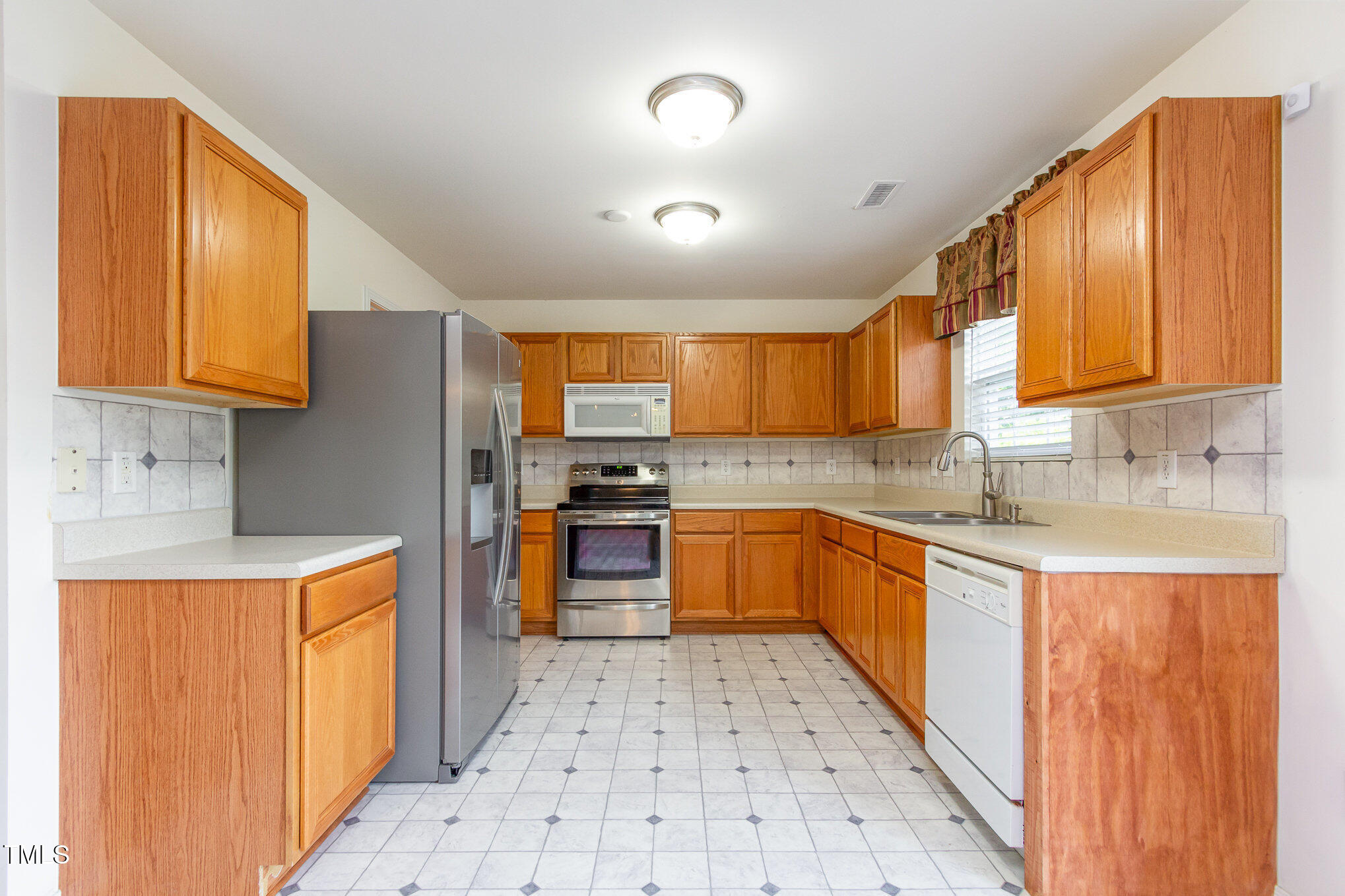 1009 Limeberry Court Property Photo 12