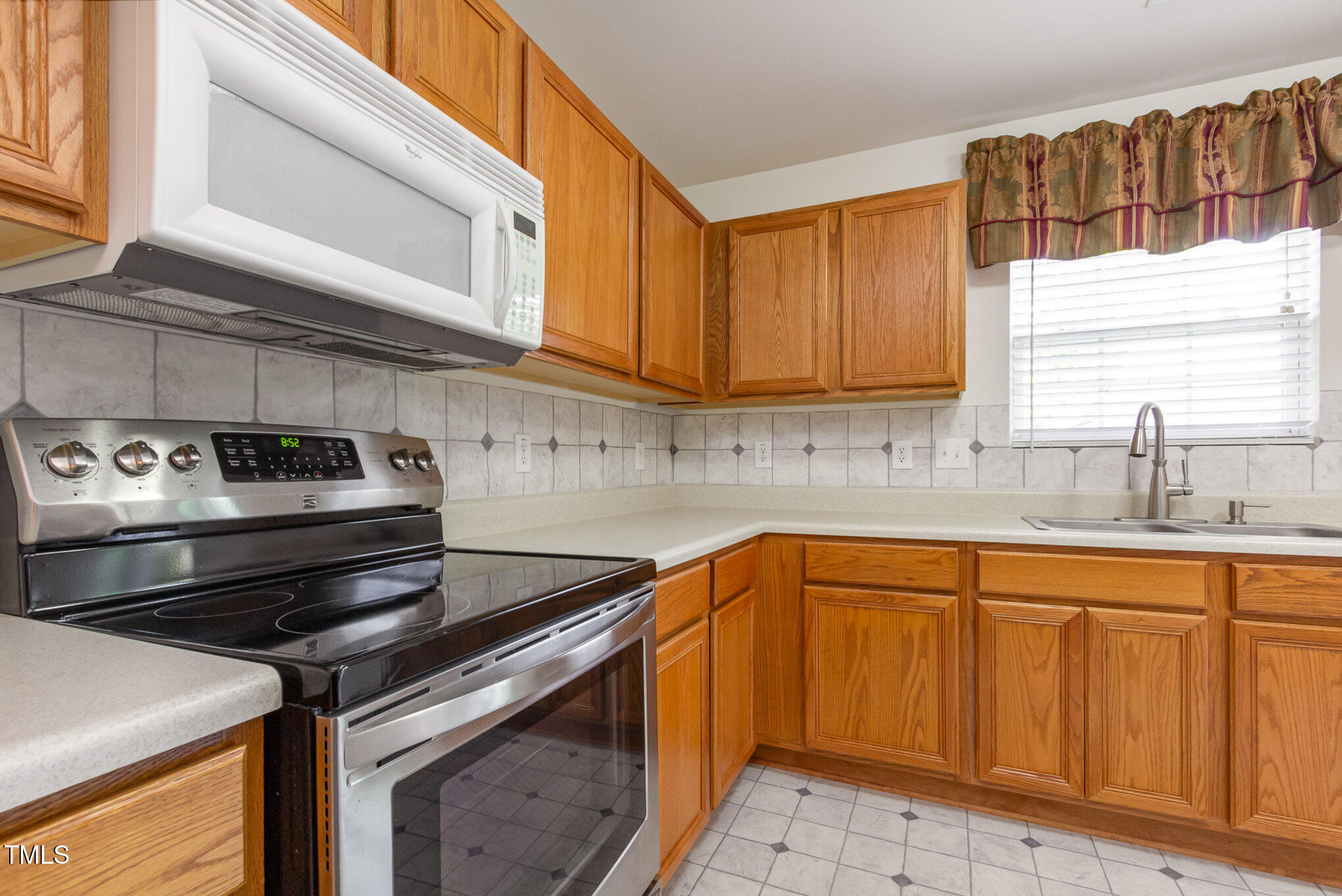 1009 Limeberry Court Property Photo 14