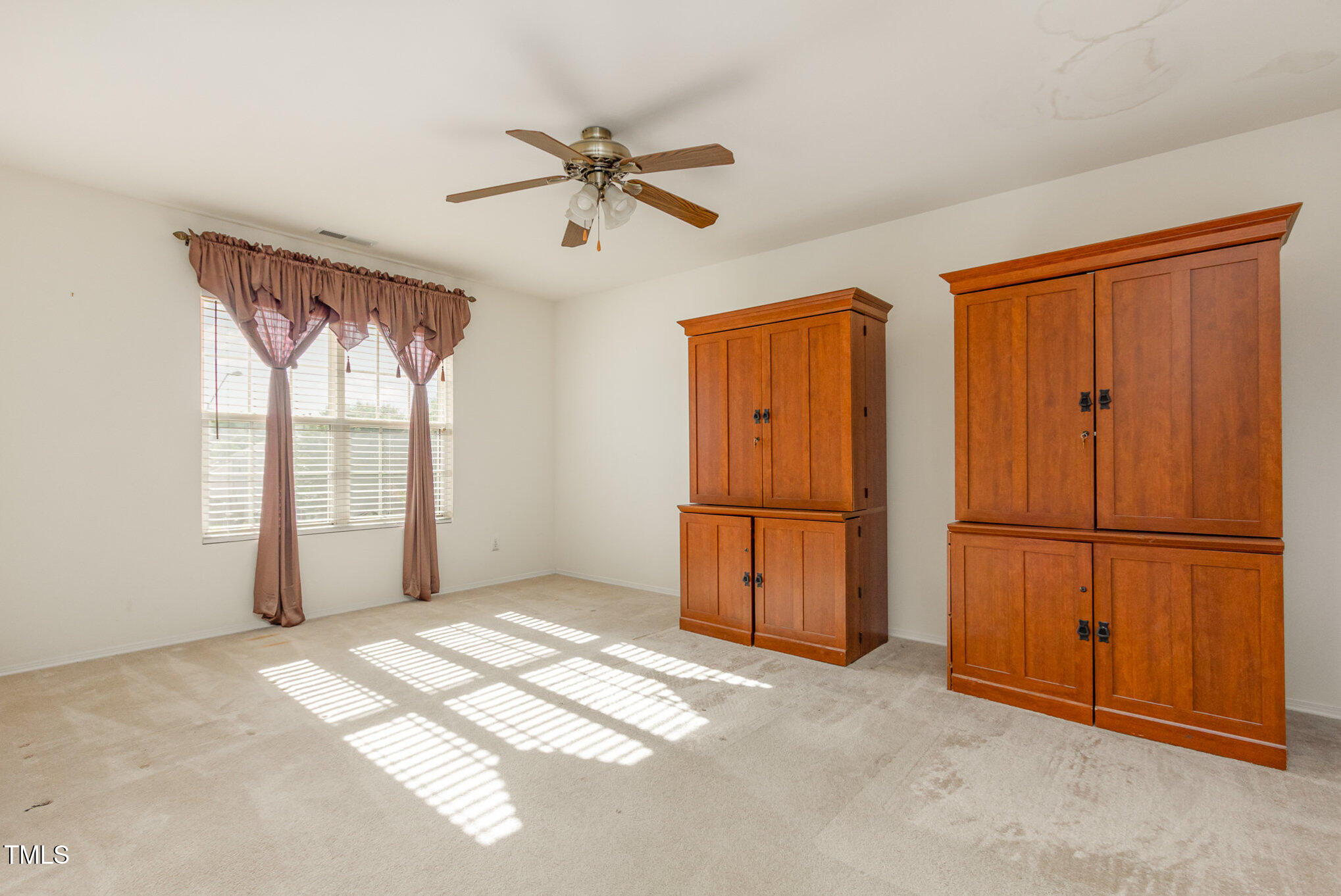 1009 Limeberry Court Property Photo 27