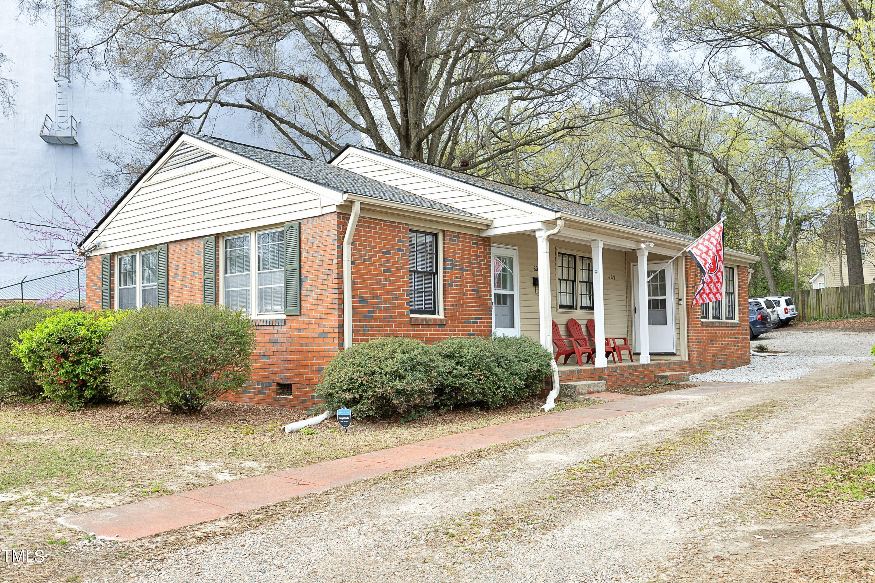 609 Tower Street Property Photo