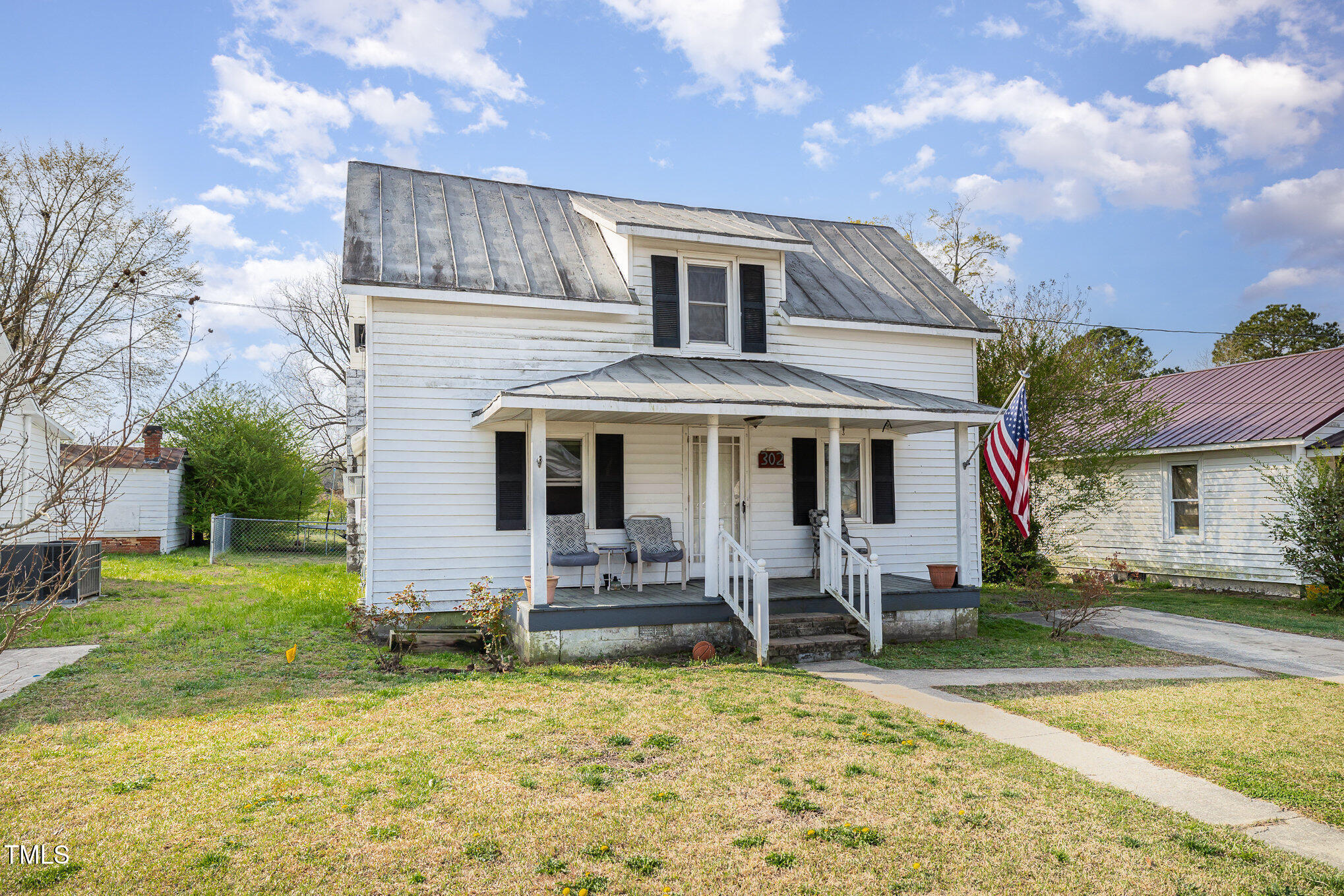 302 N Saratoga Street Property Photo