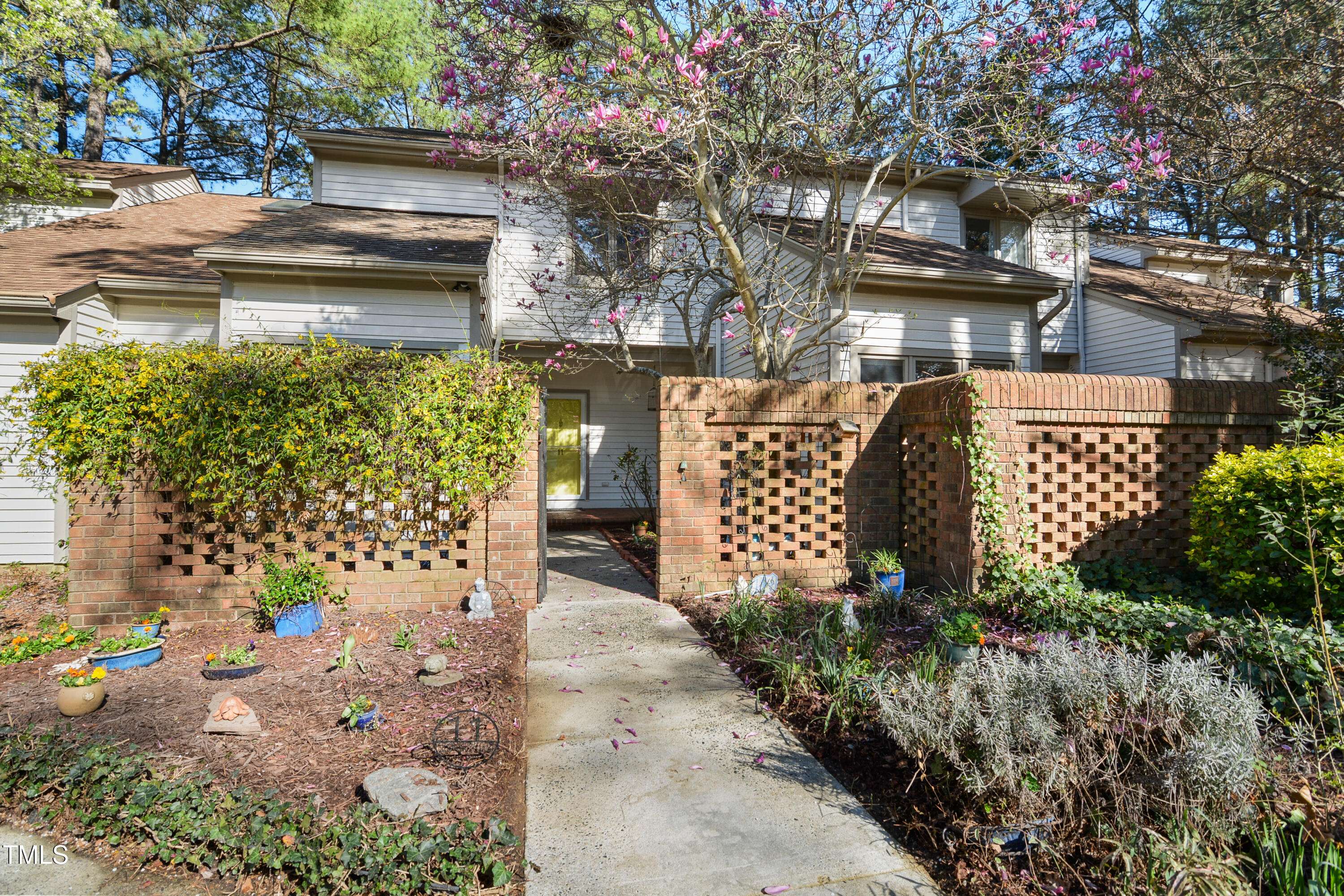 11 Bloomsbury Court Property Photo