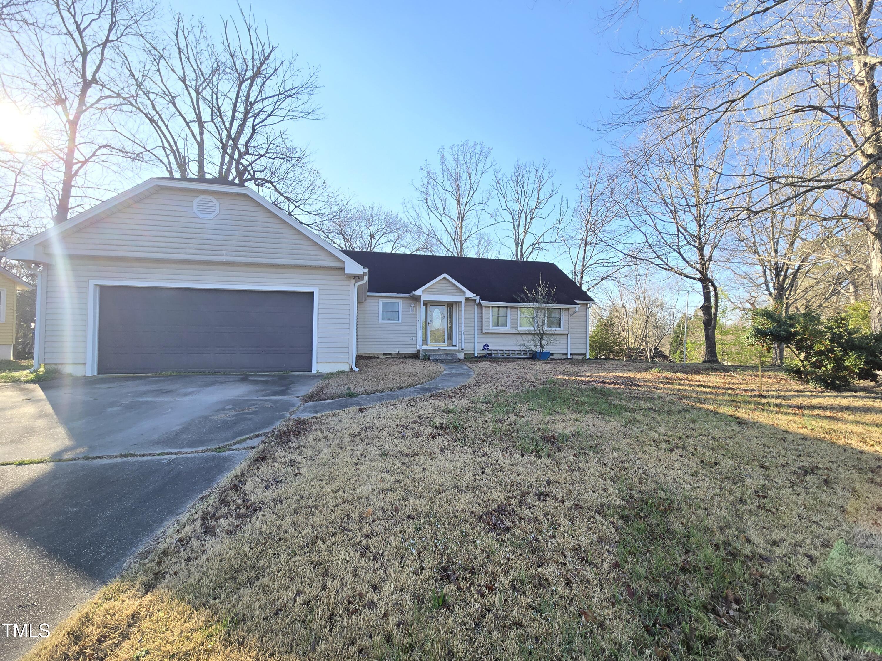 512 Monroe Holt Road Property Photo