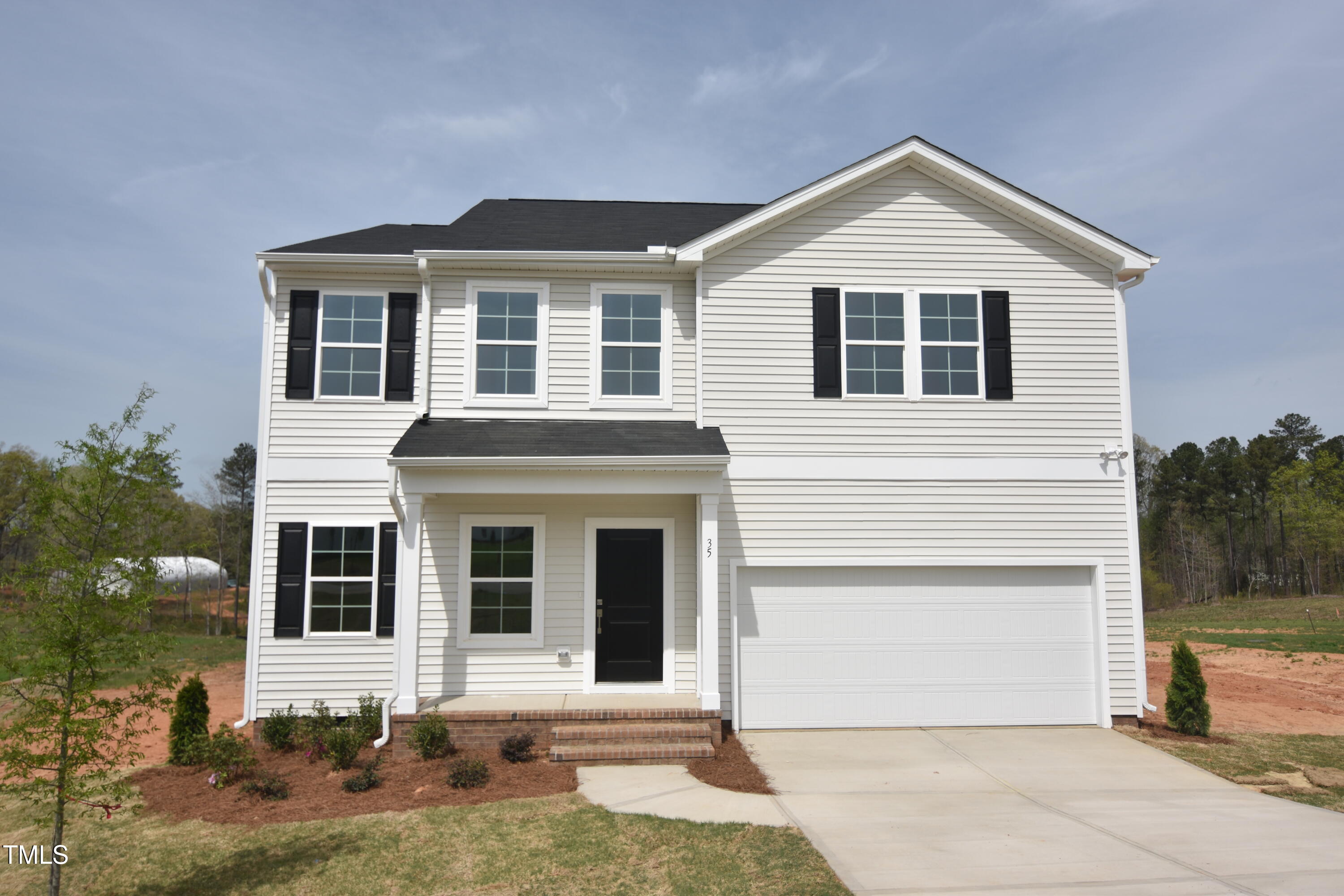 35 Calabria Court Property Photo