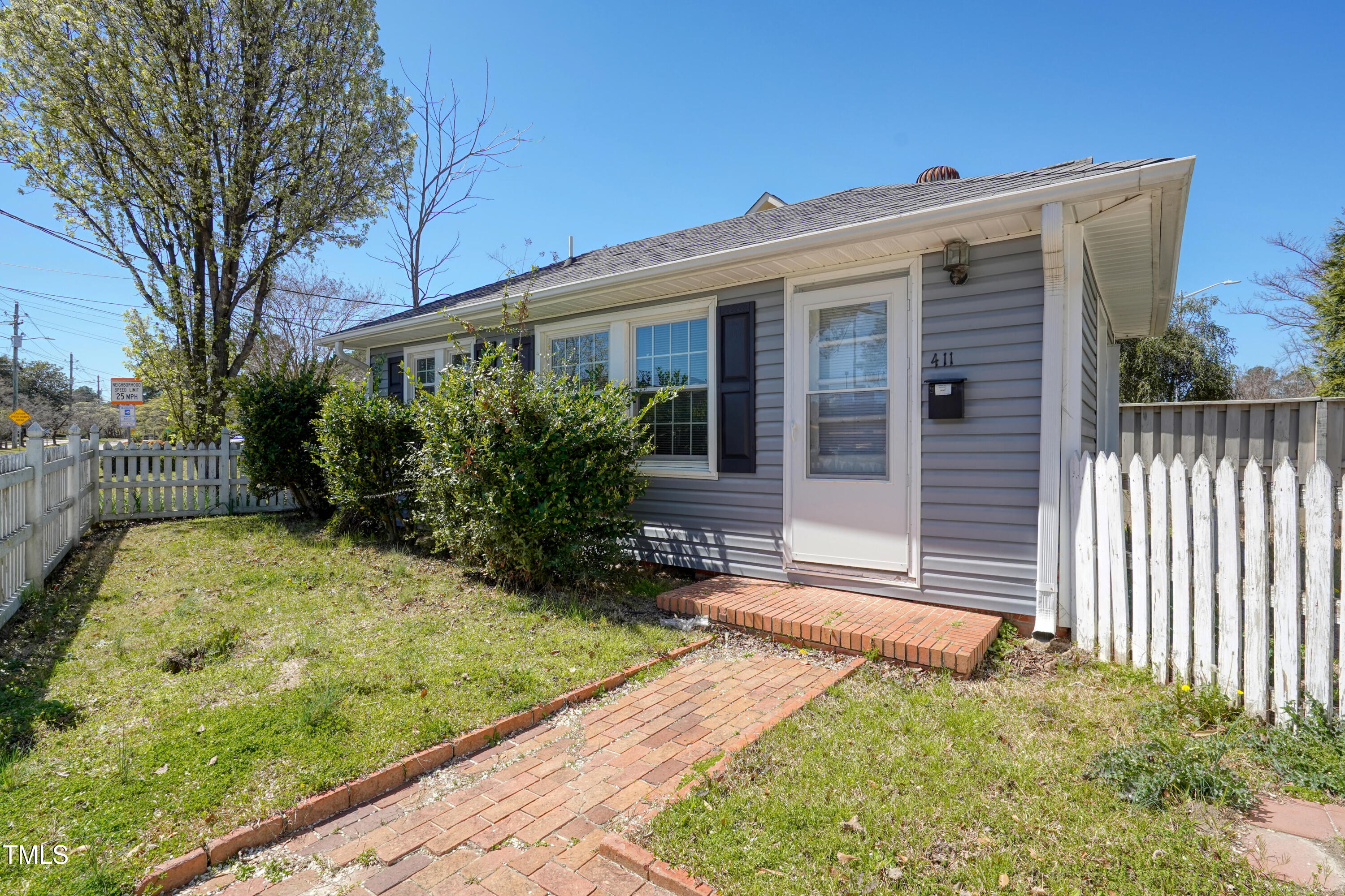2401 Fort Bragg Road Property Photo