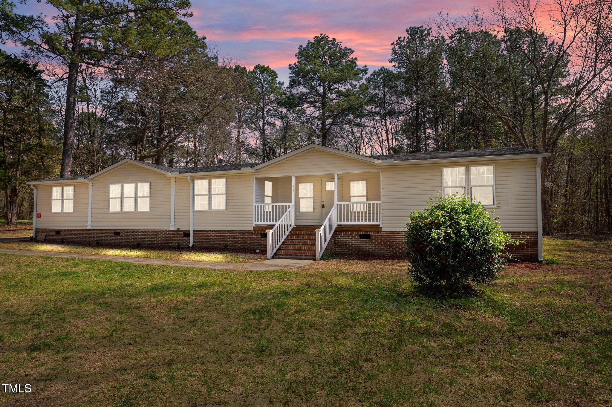 214 Suggs Street Property Photo
