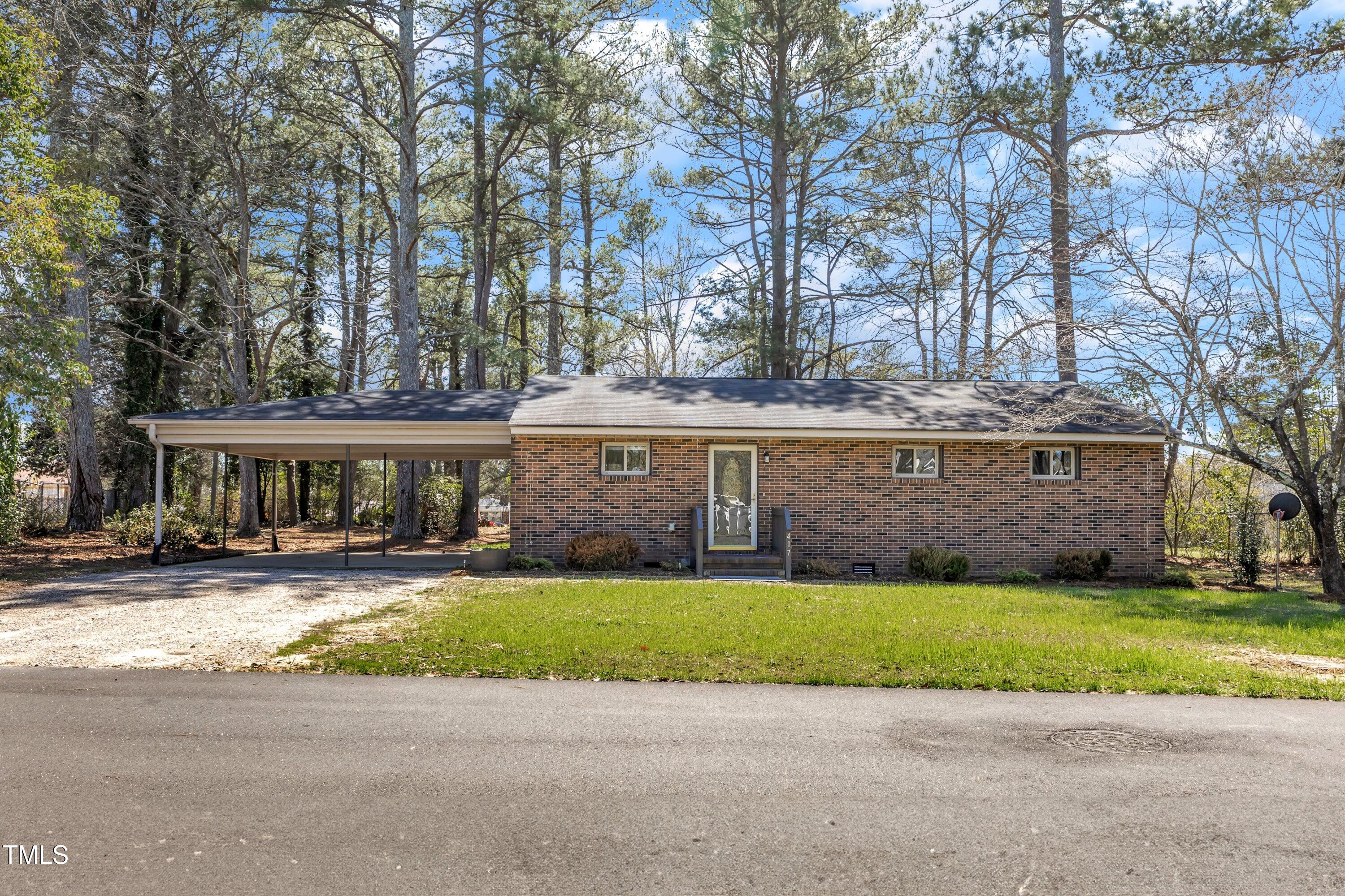 417 Baker Street Property Photo