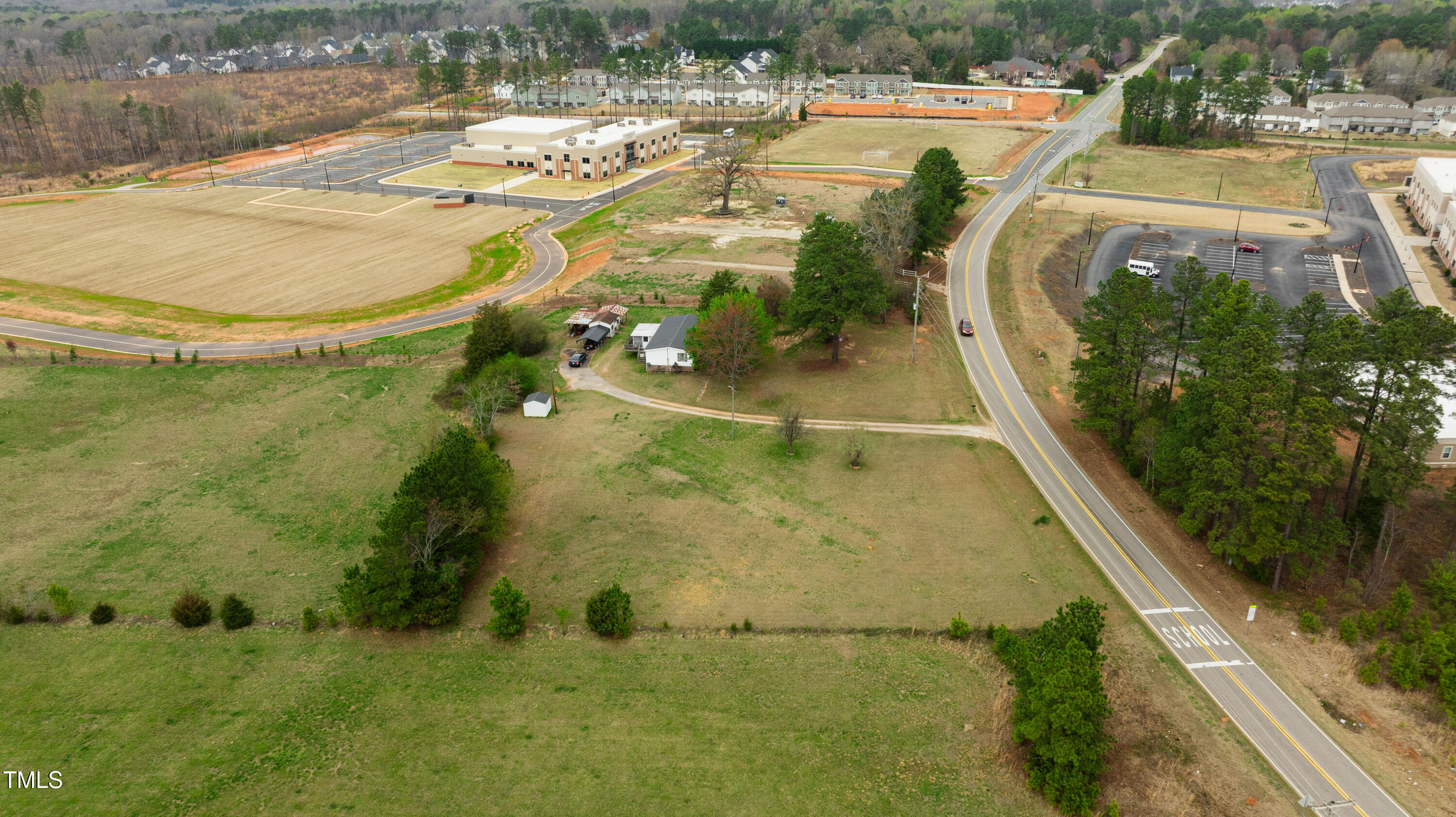 2092 Hicks Road Property Photo