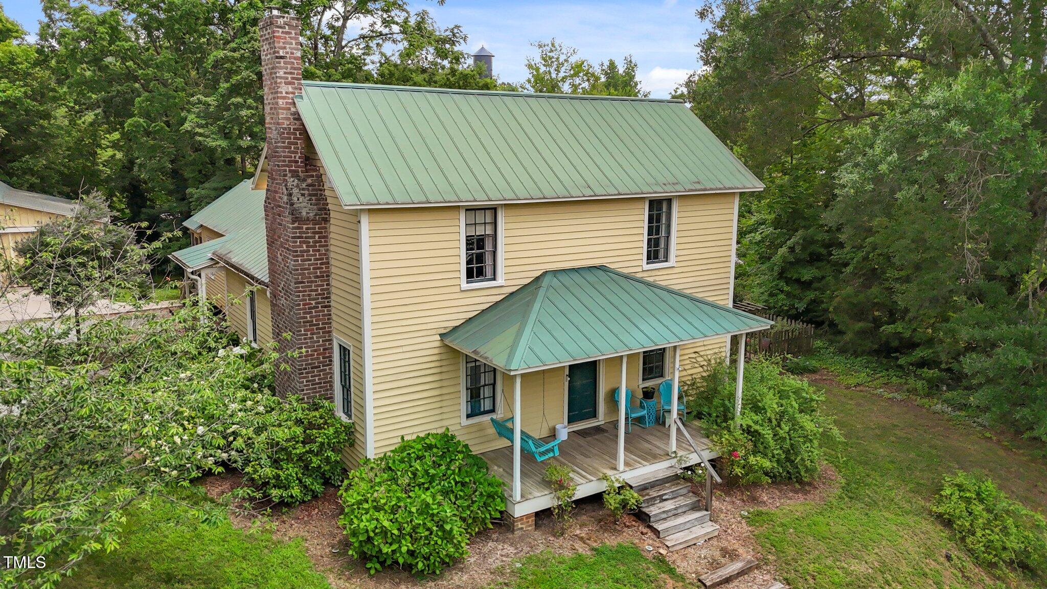 2409 Hodges Road Property Photo 1