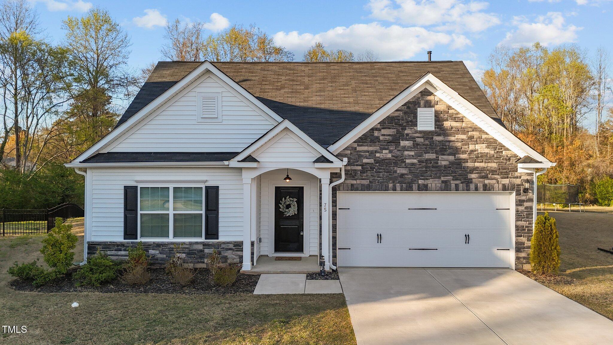 75 Red Crabapple Court Property Photo