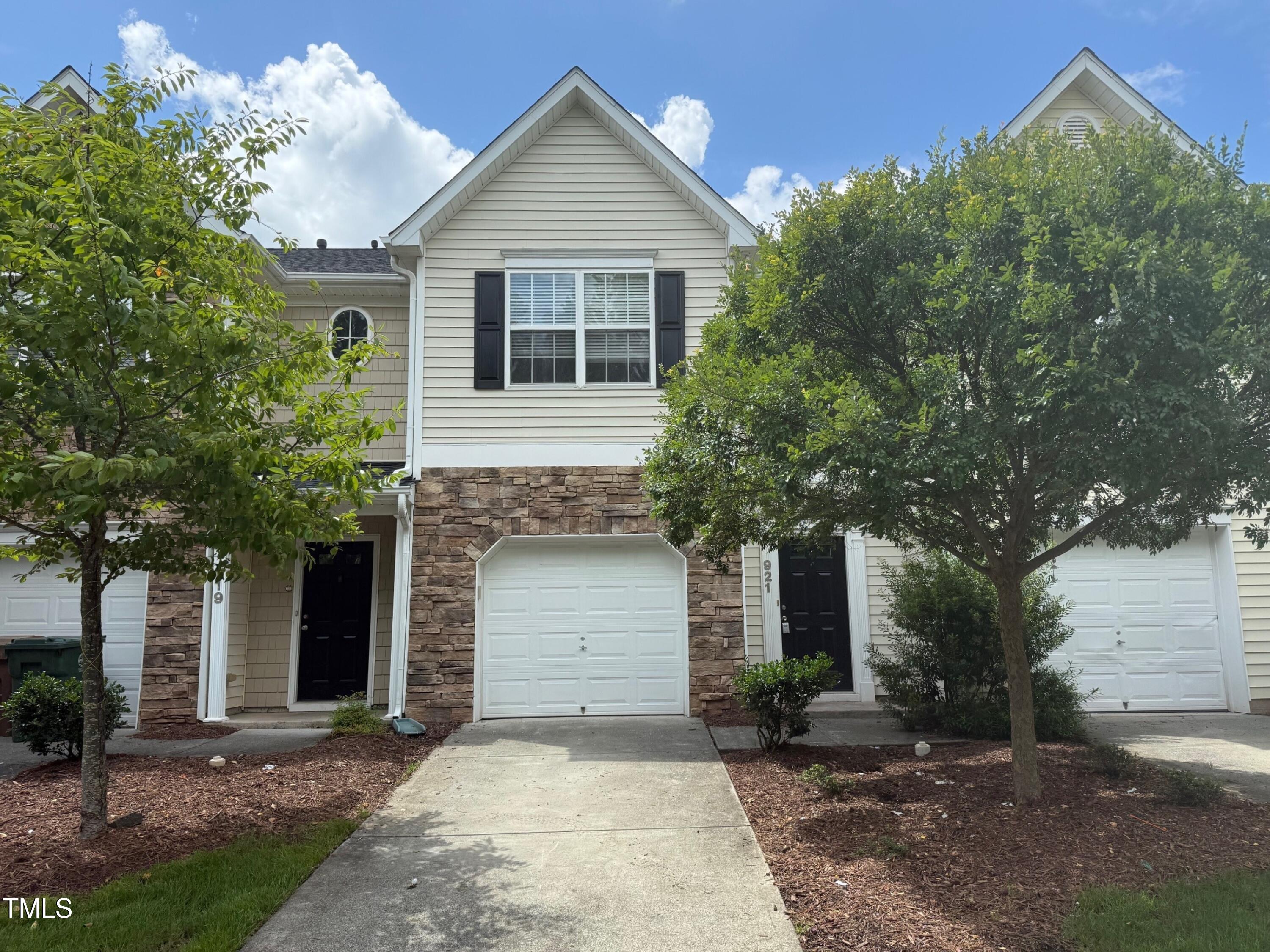 921 Shining Wire Way Property Photo 1