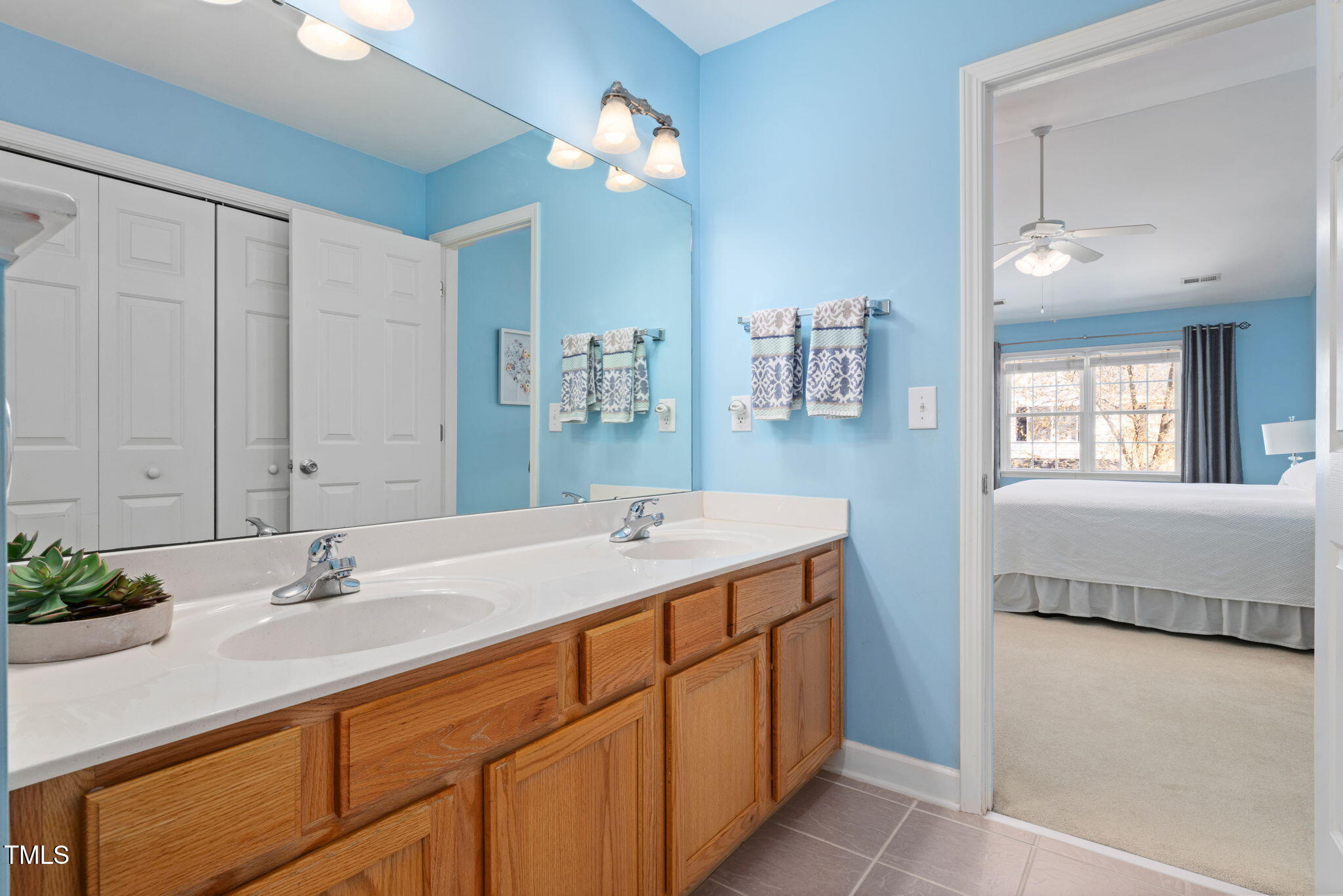 5569 Sea Daisy Drive Property Photo 13