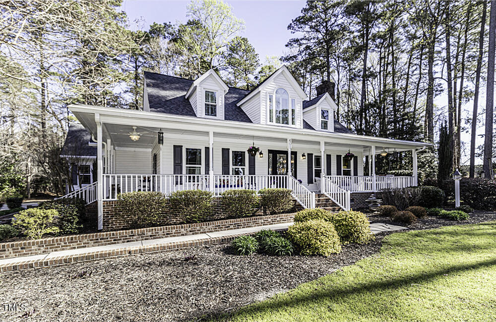 401 Longwood Drive Property Photo