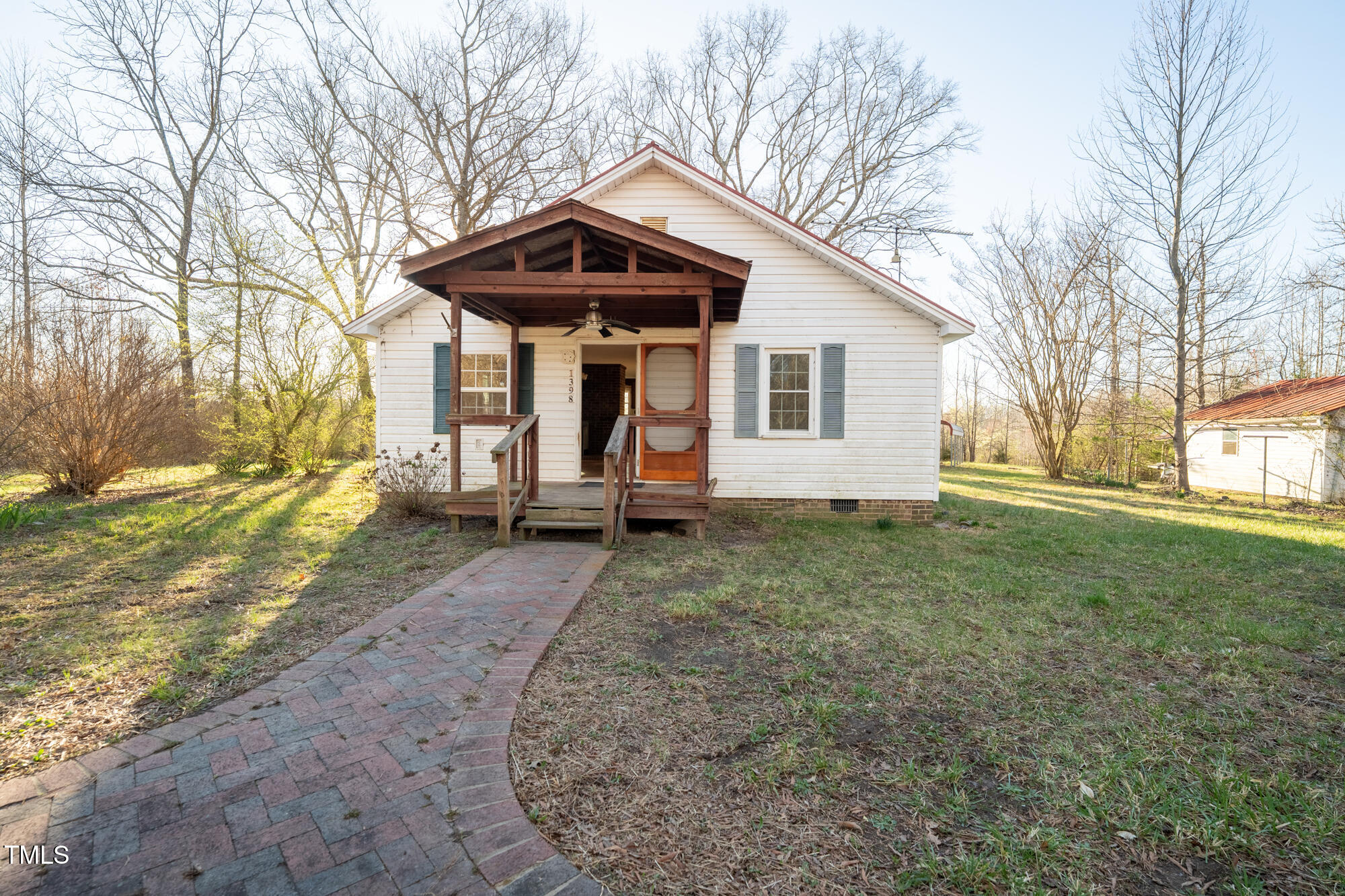 1398 Baynes Road Property Photo