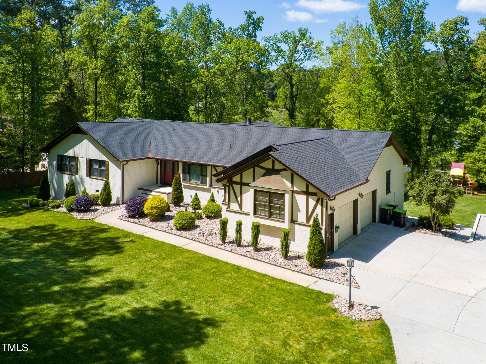 5313 Edington Lane Property Photo