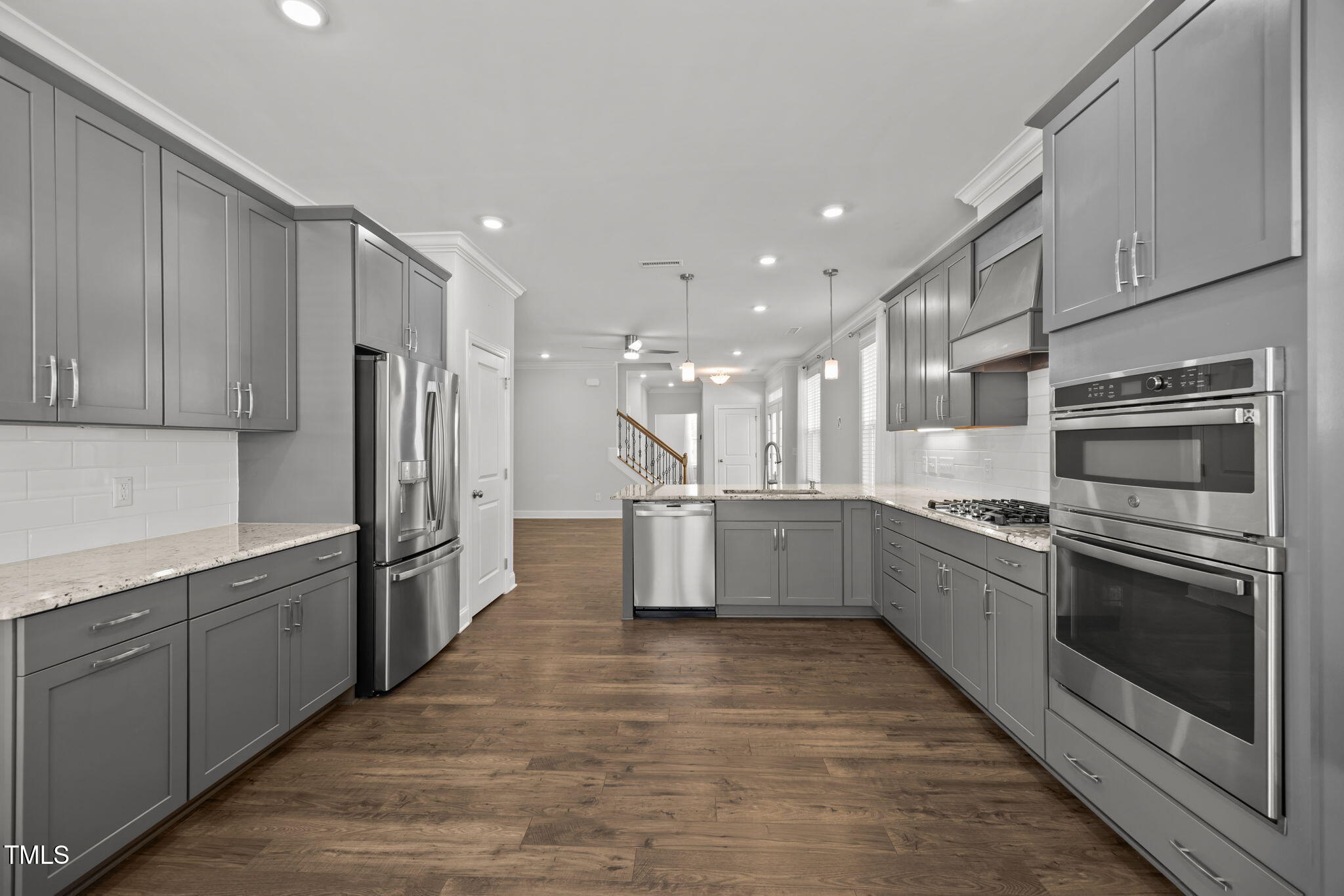 8410 Zinc Autumn Path Property Photo 15